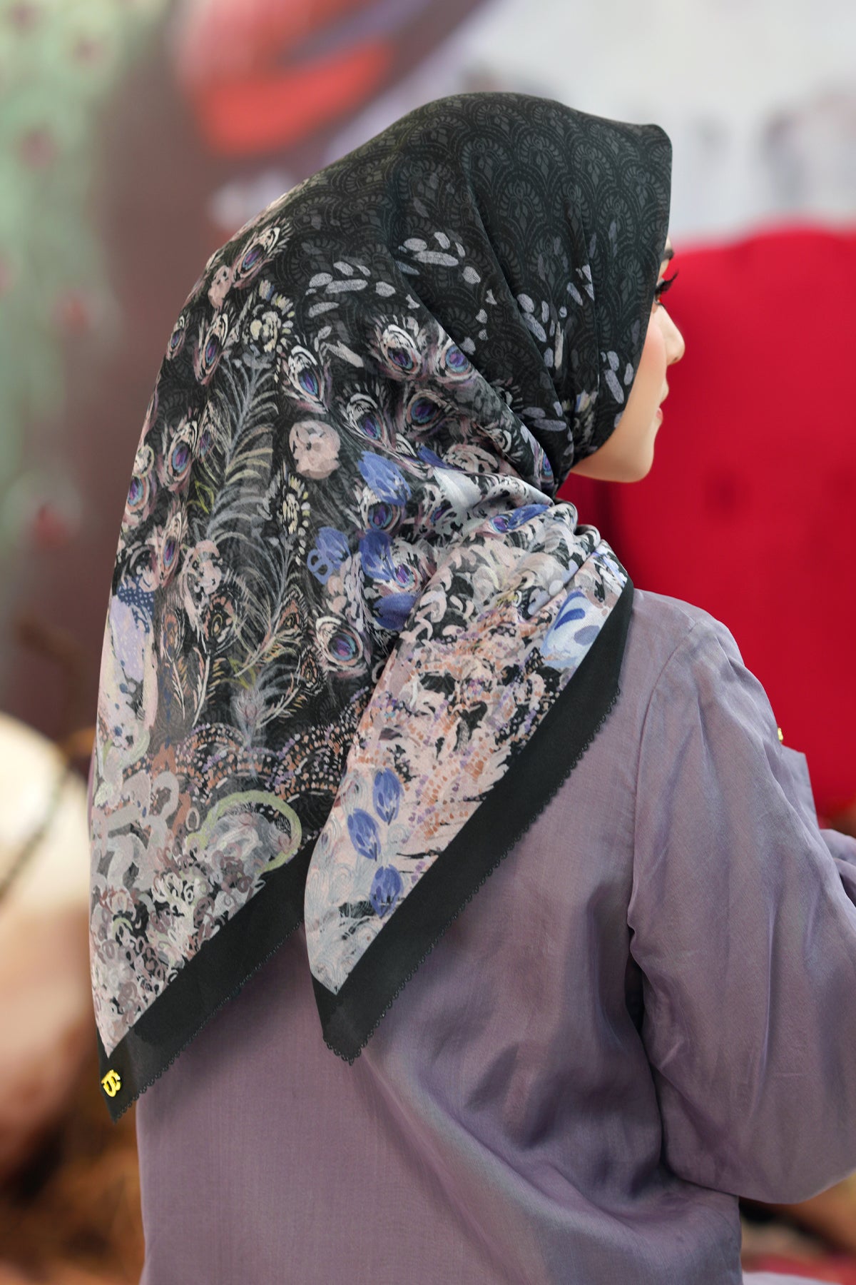 The Ederra Voal Square - Black