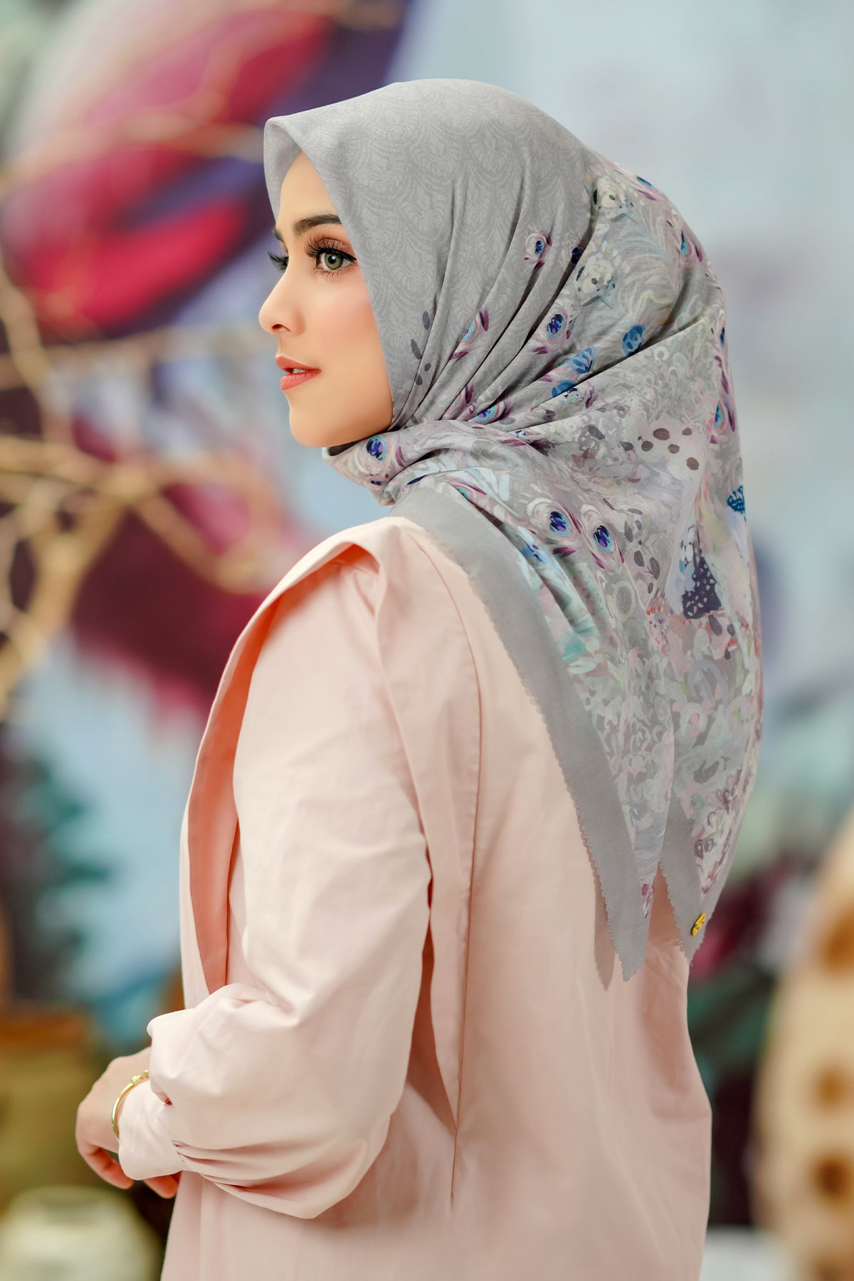 The Ederra Voal Square - Glacier