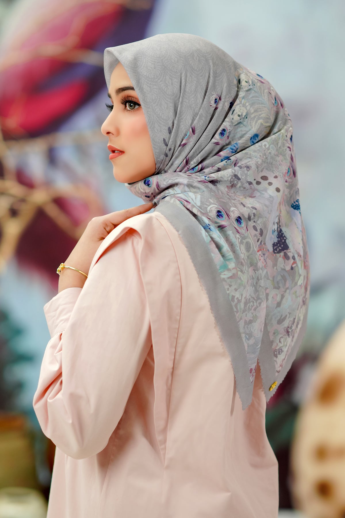 The Ederra Voal Square - Glacier