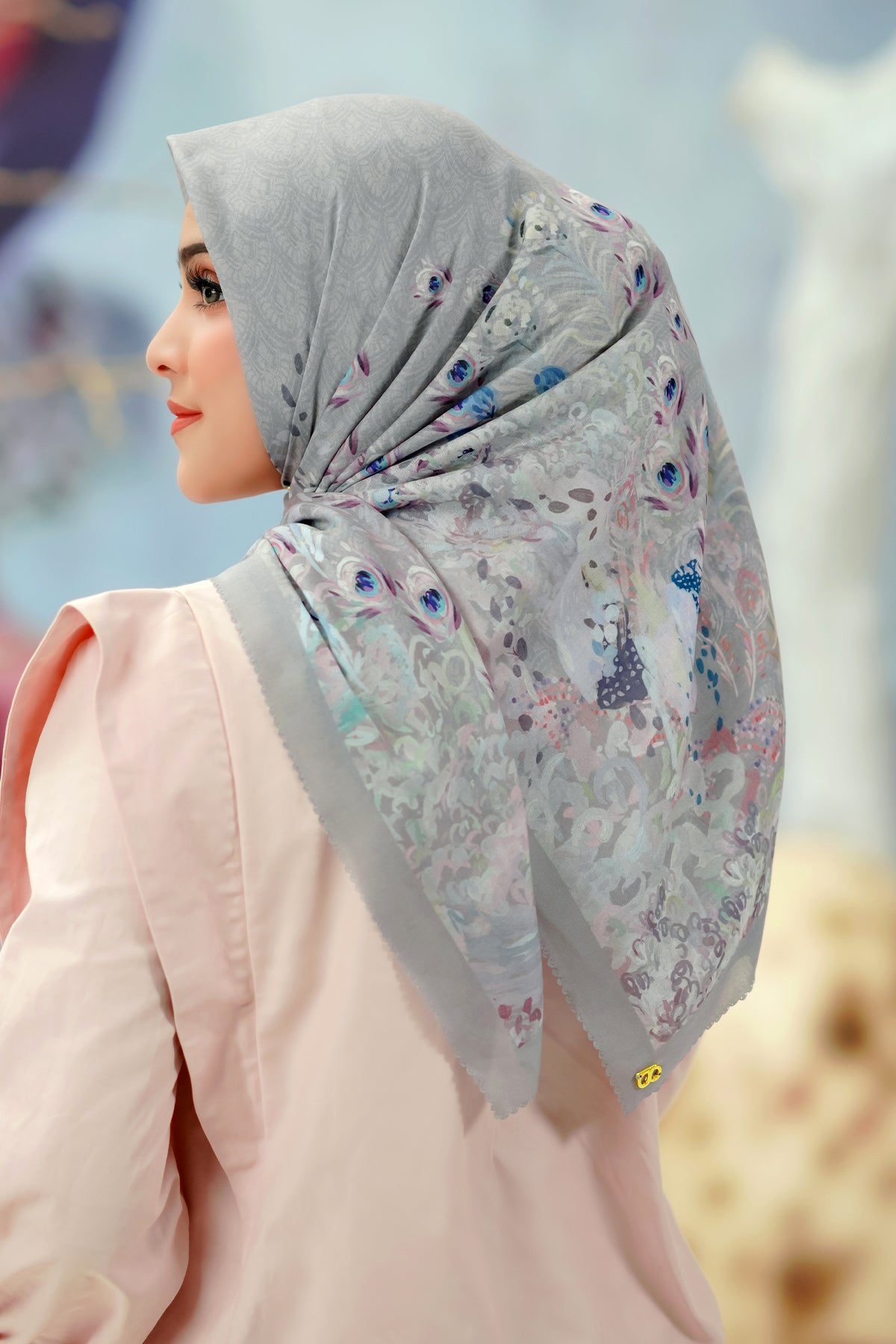 The Ederra Voal Square - Glacier