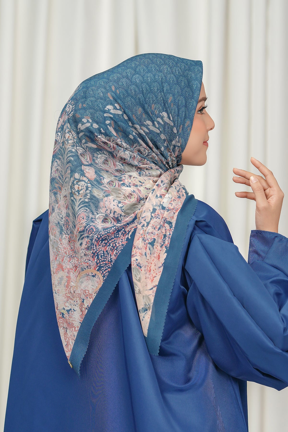 The Ederra 2.0 Square - Azure