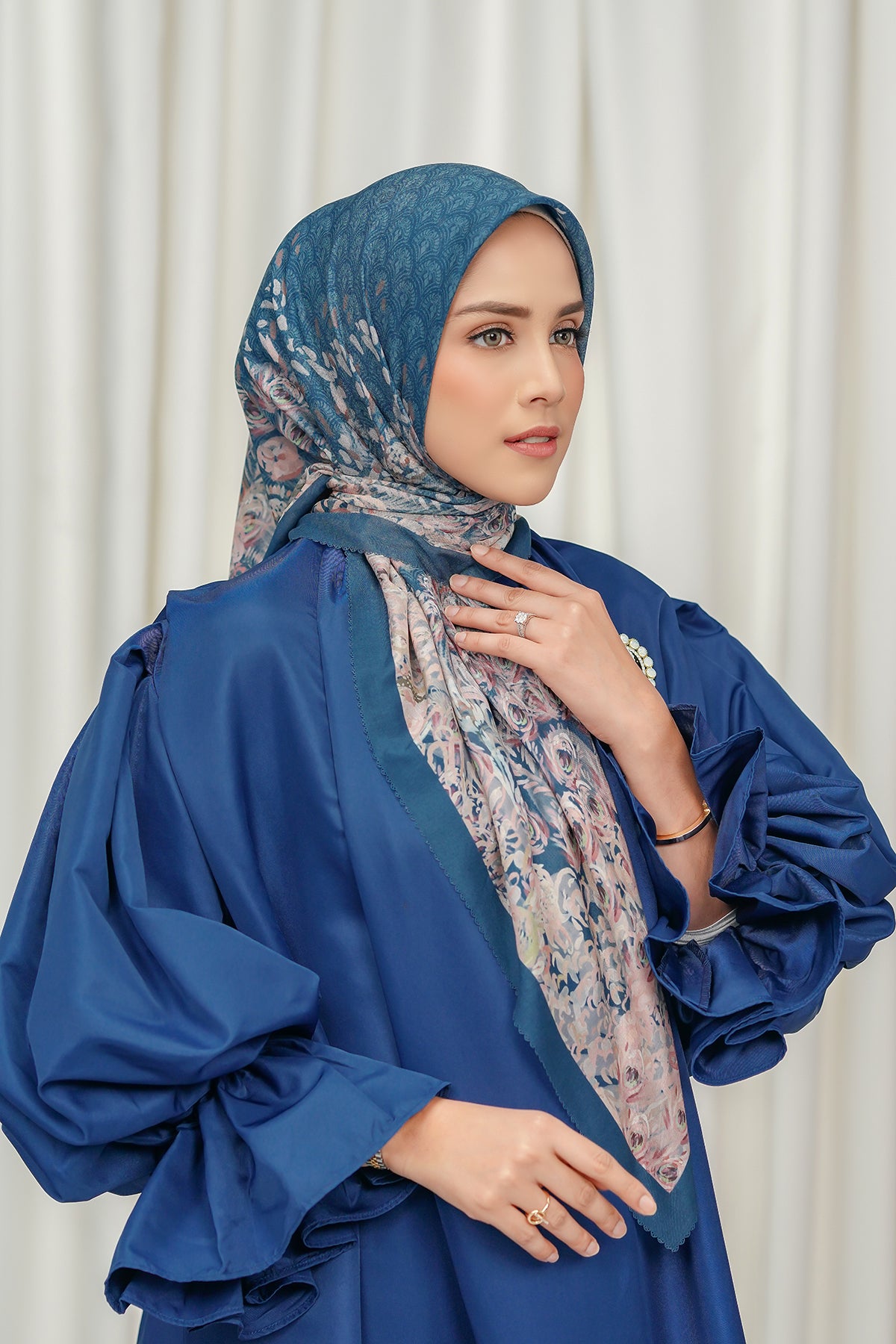 The Ederra 2.0 Square - Azure