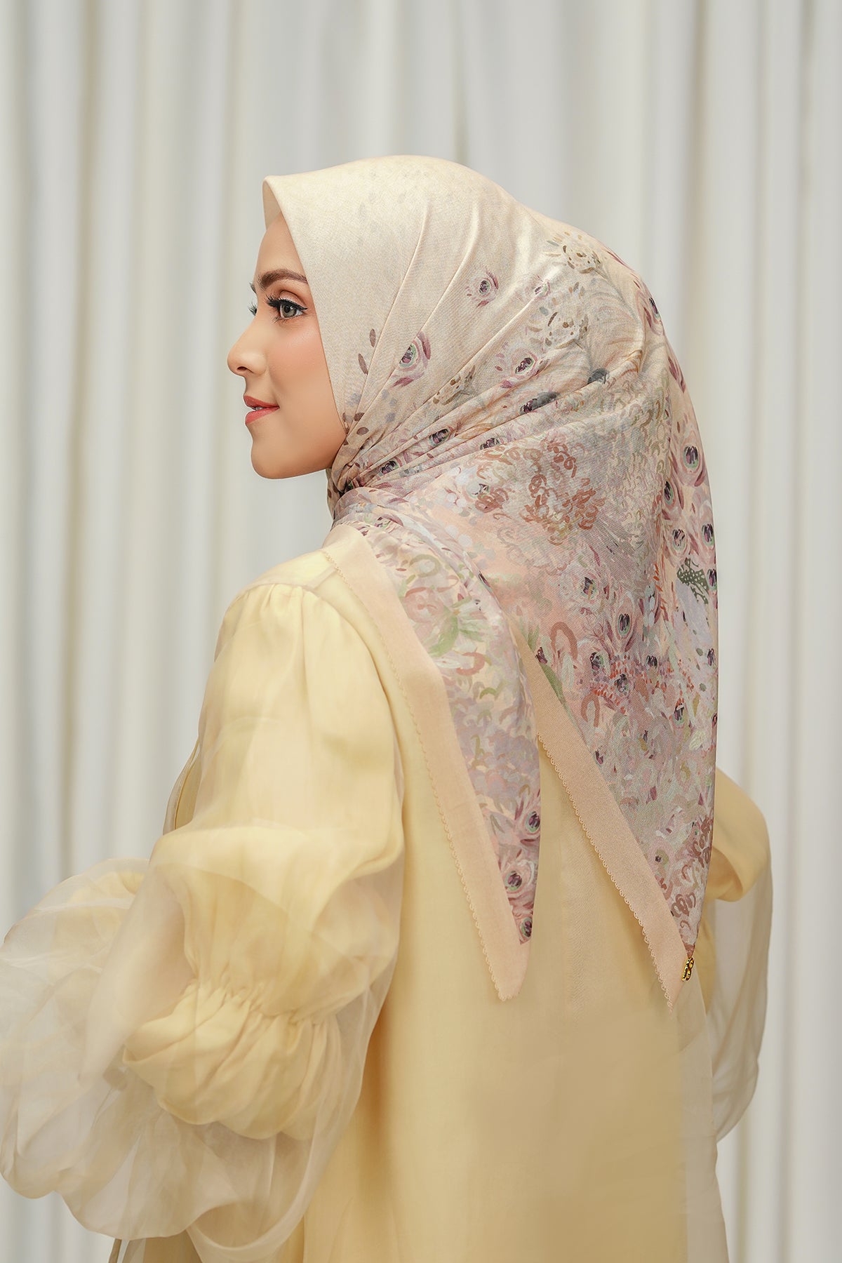 The Ederra 2.0 Square - Custard