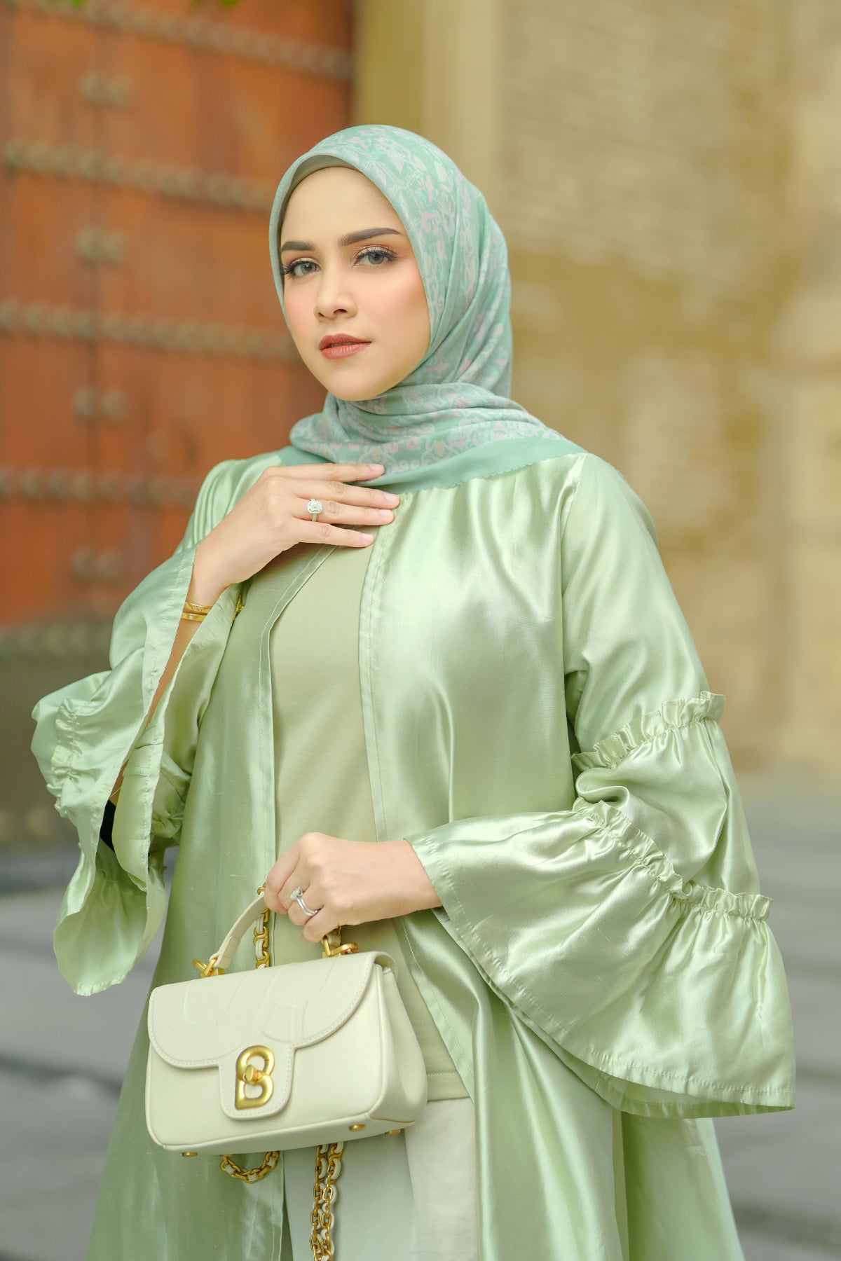 The Granada Square - Cameo Green