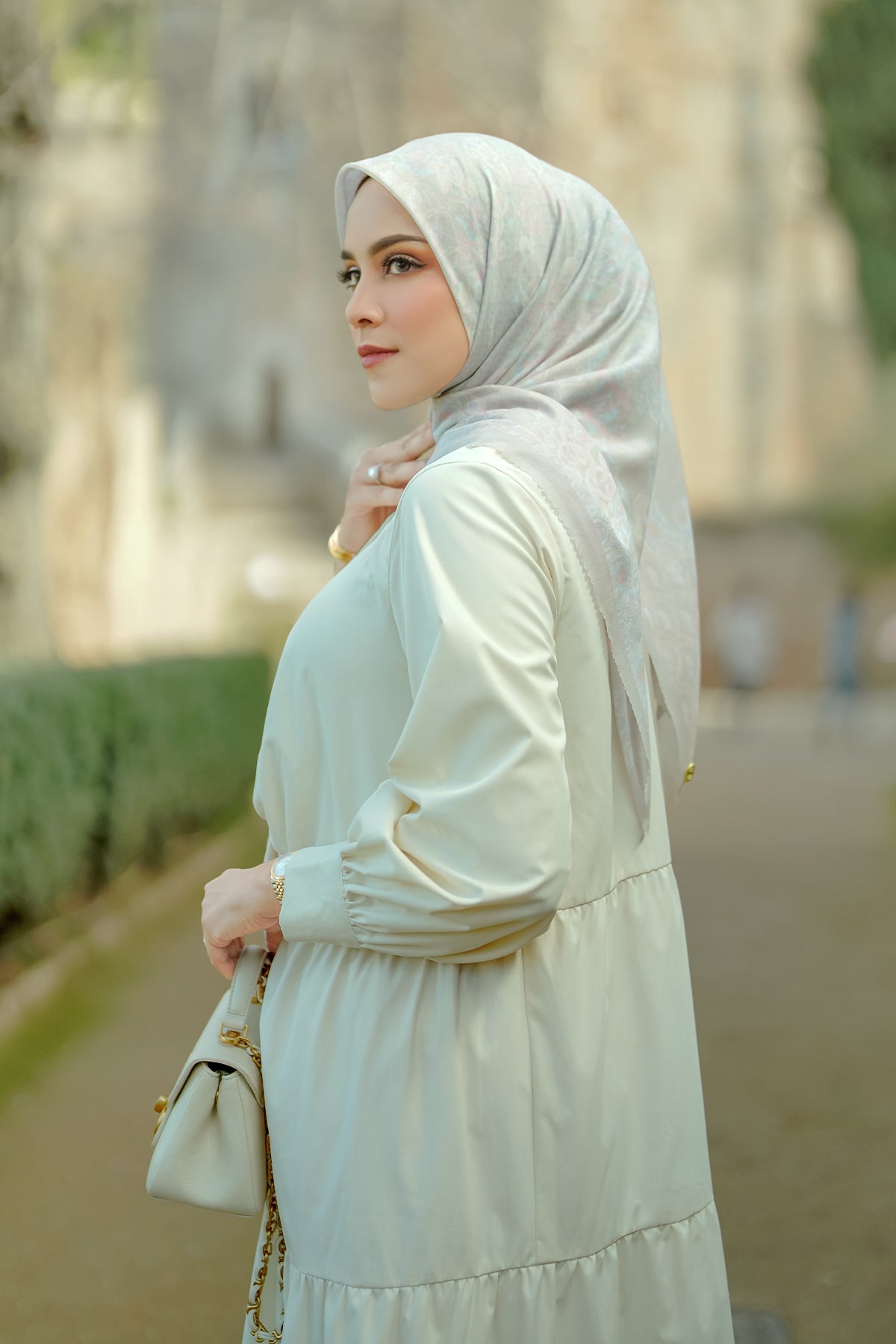 The Granada Square - Cloud