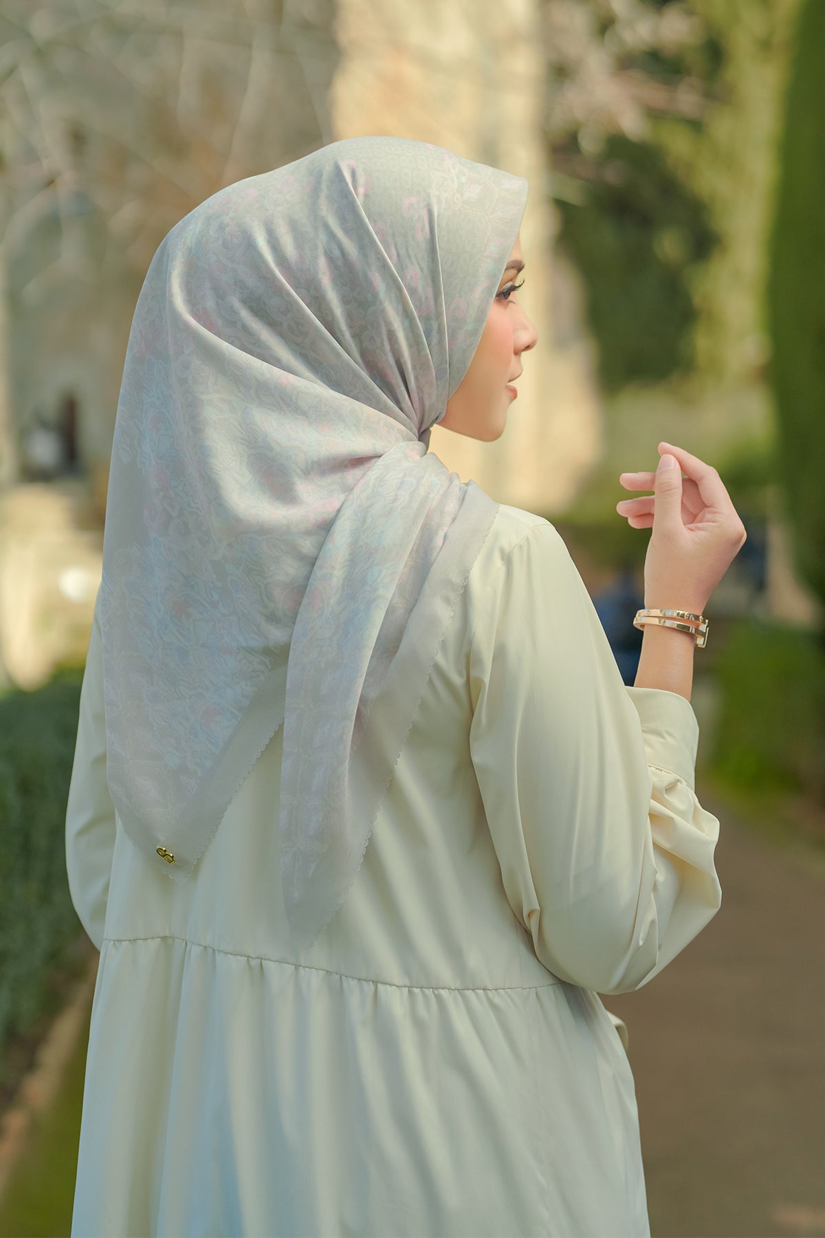 The Granada Square - Cloud