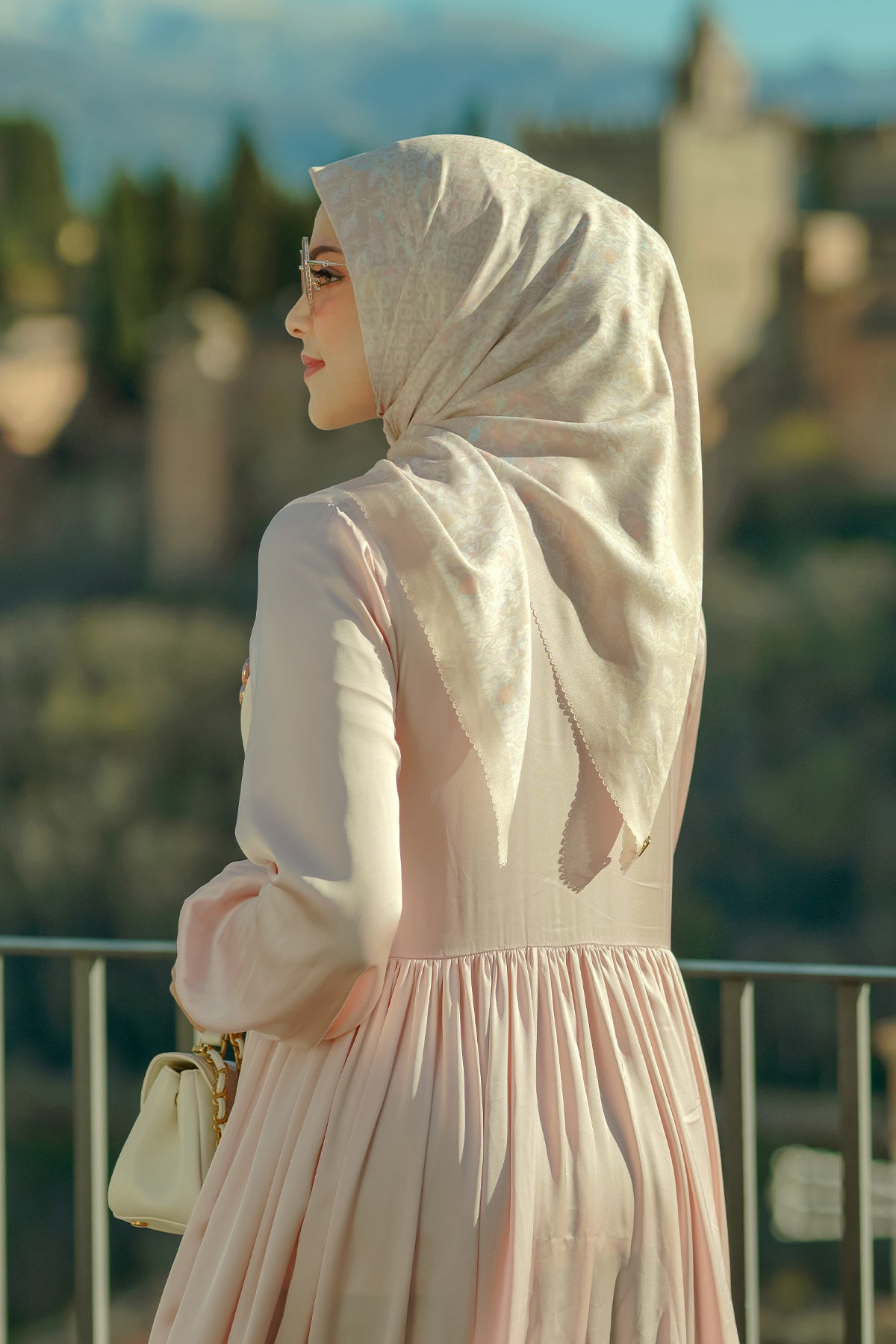 The Granada Square - Cream Tan