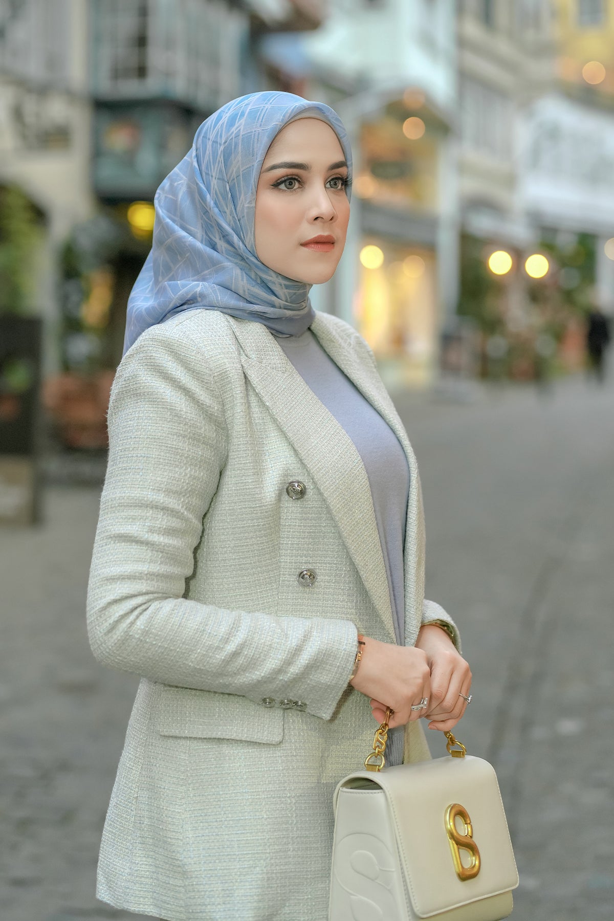 Louvre Extended Square - Blue Mist