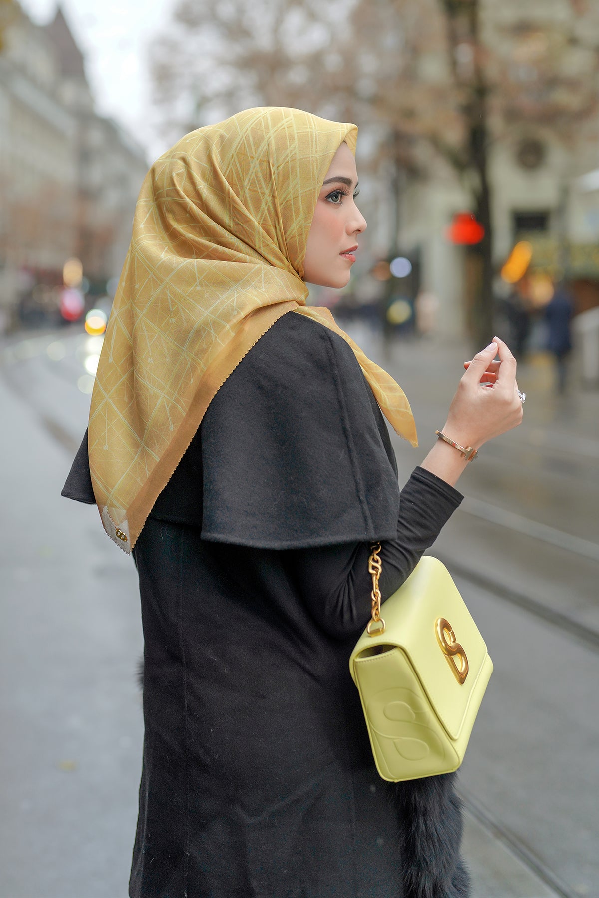 Louvre Genişletilmiş Meydanı - Ayçiçeği