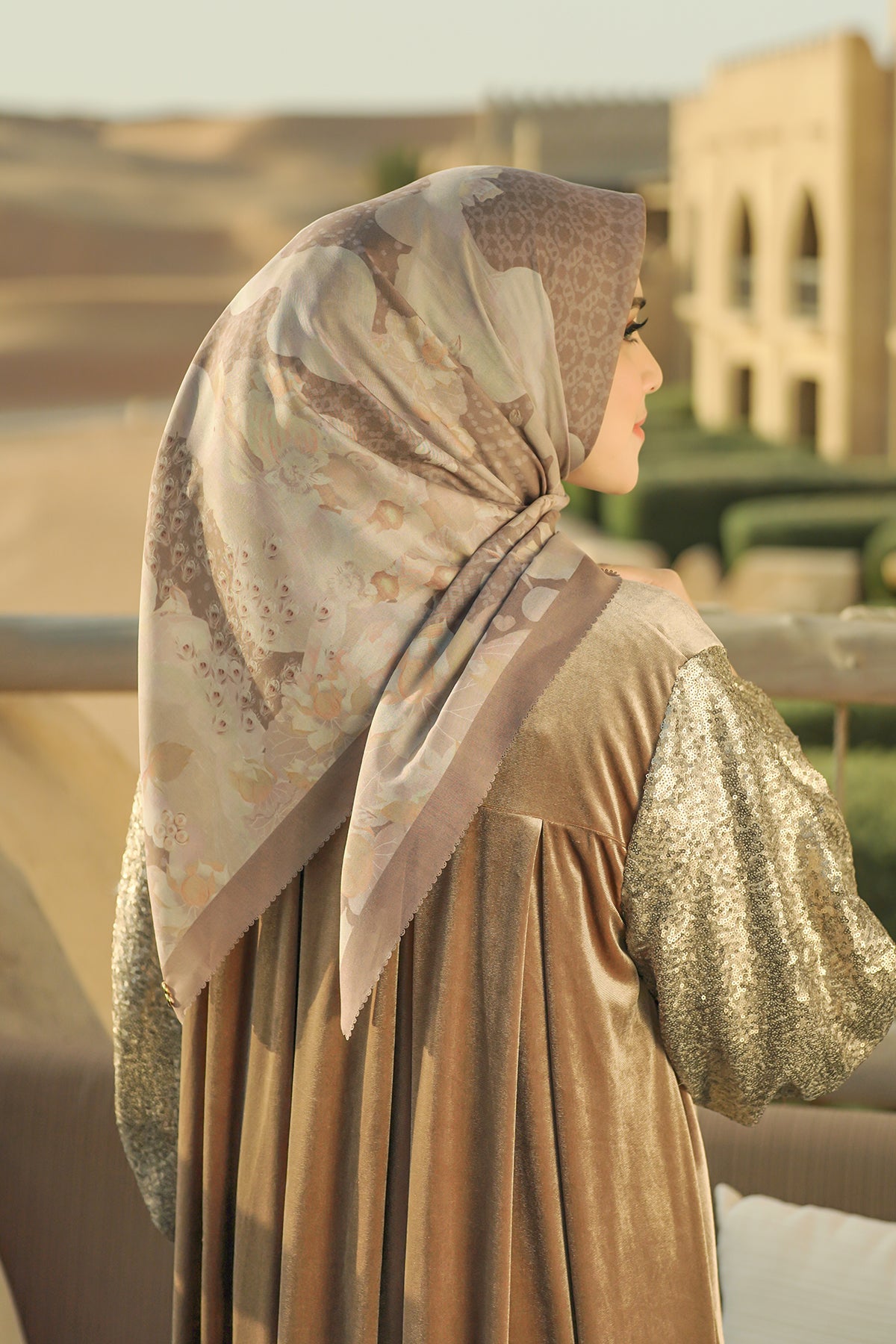 Arabian Night Square - Camel