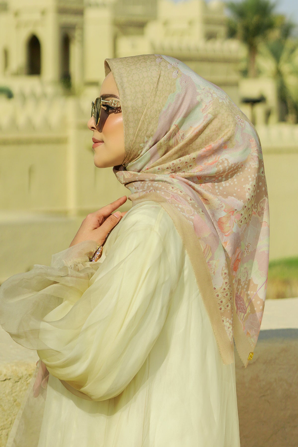 Arabian Night Square - Golden Lamp