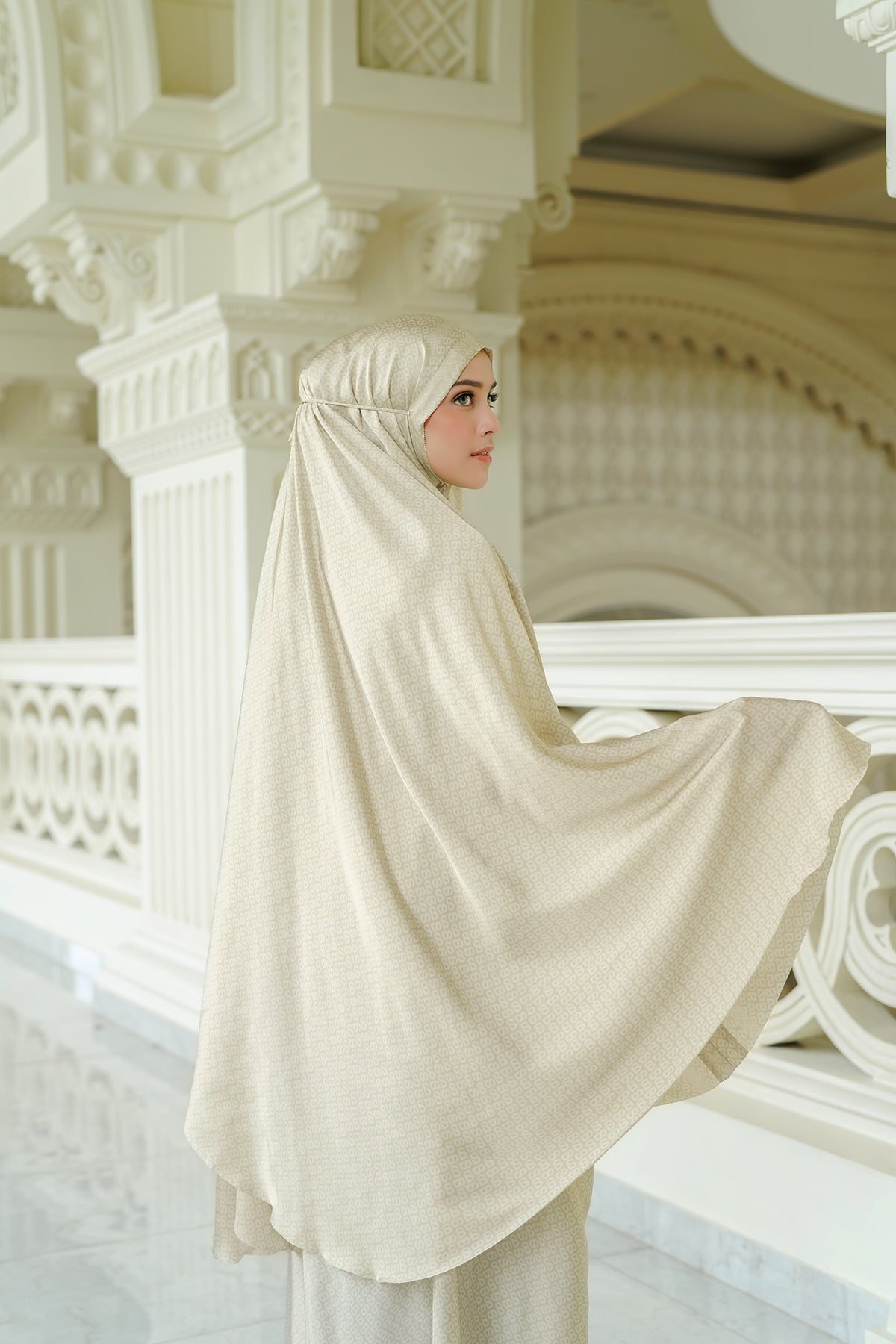 Tapis Prayer Robe - Oxford Tan