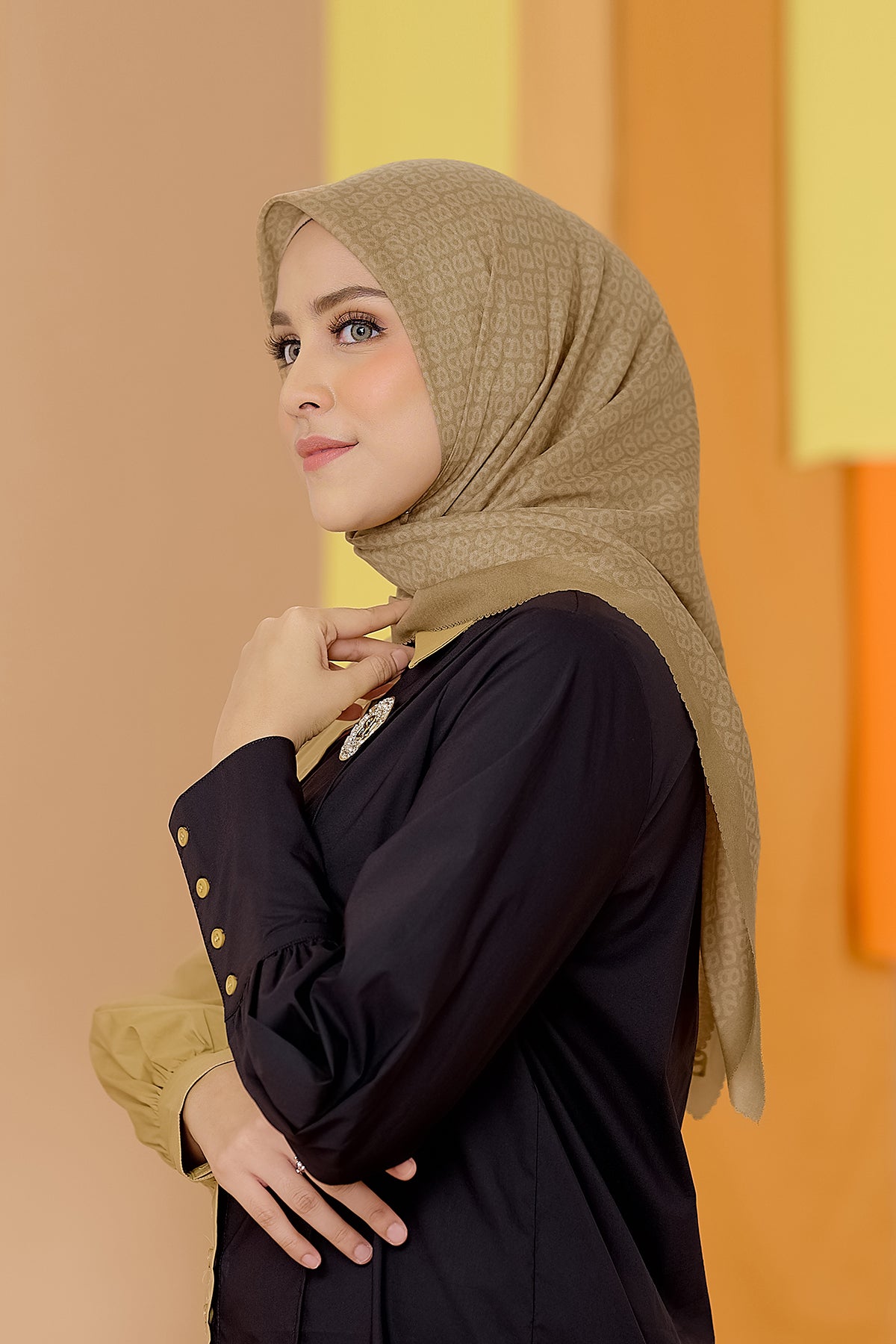 The Tapis Square - Curry