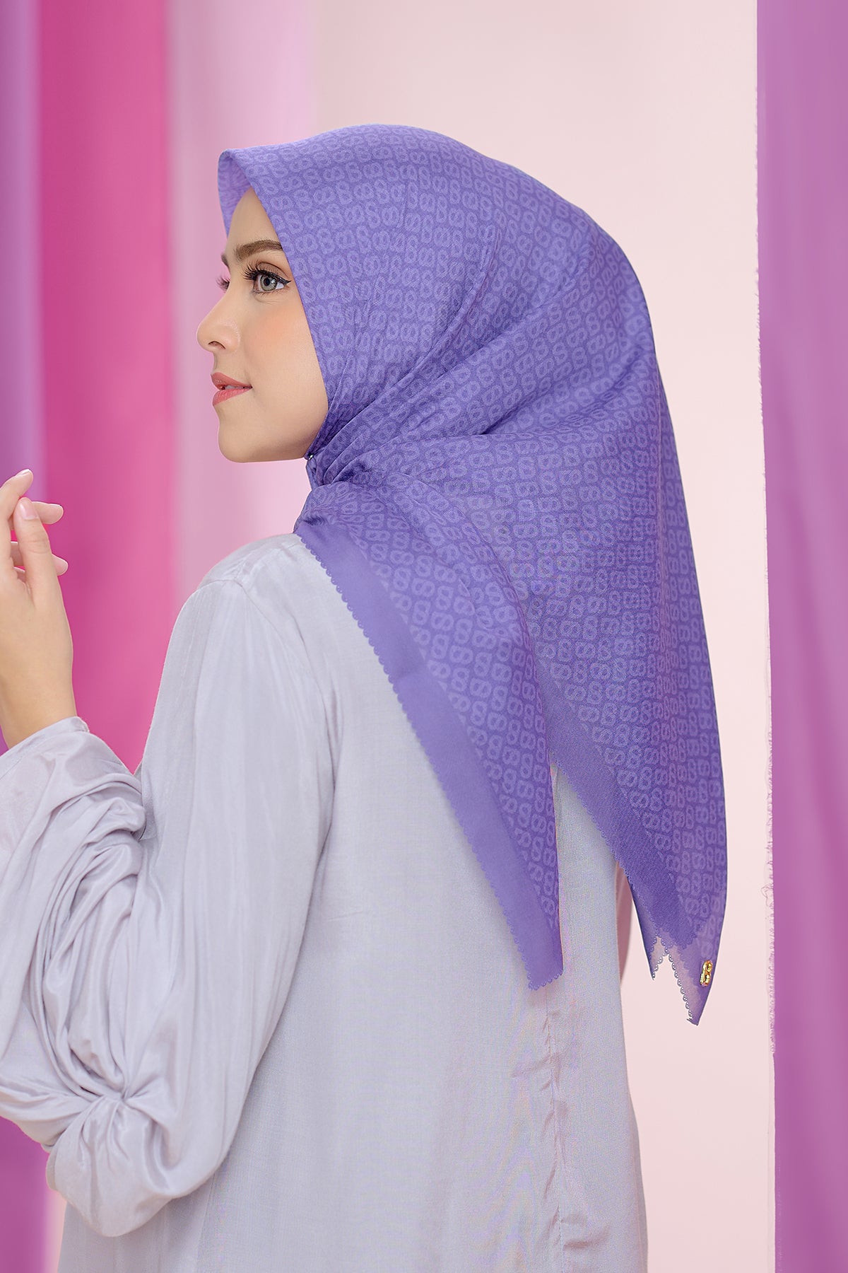 The Tapis Square - Passion Flower