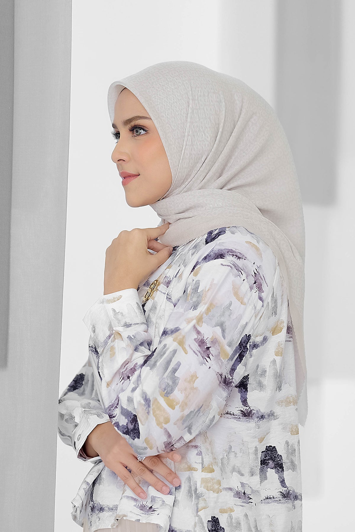 The Tapis Square - Whitecap Gray