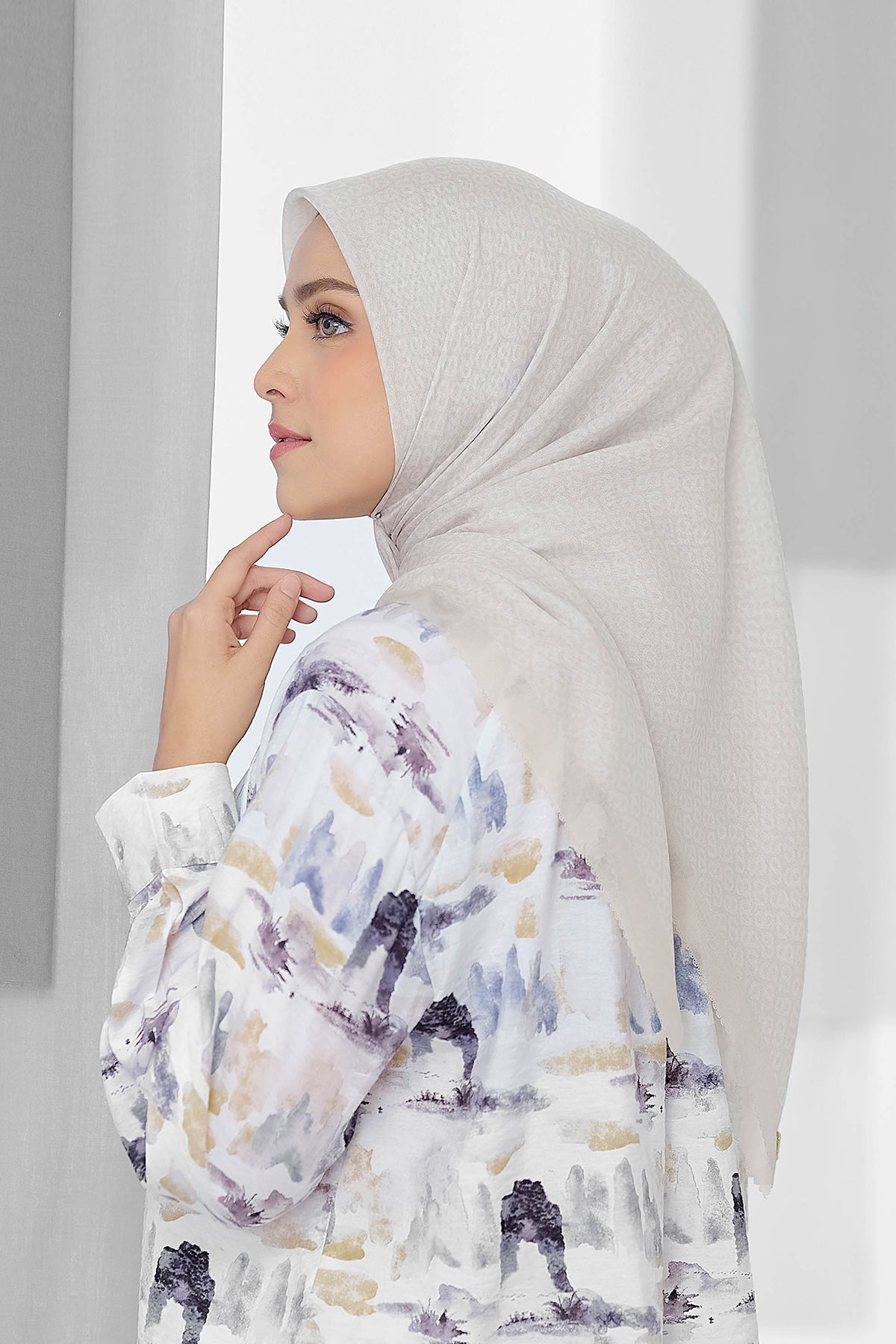 The Tapis Square - Whitecap Gray