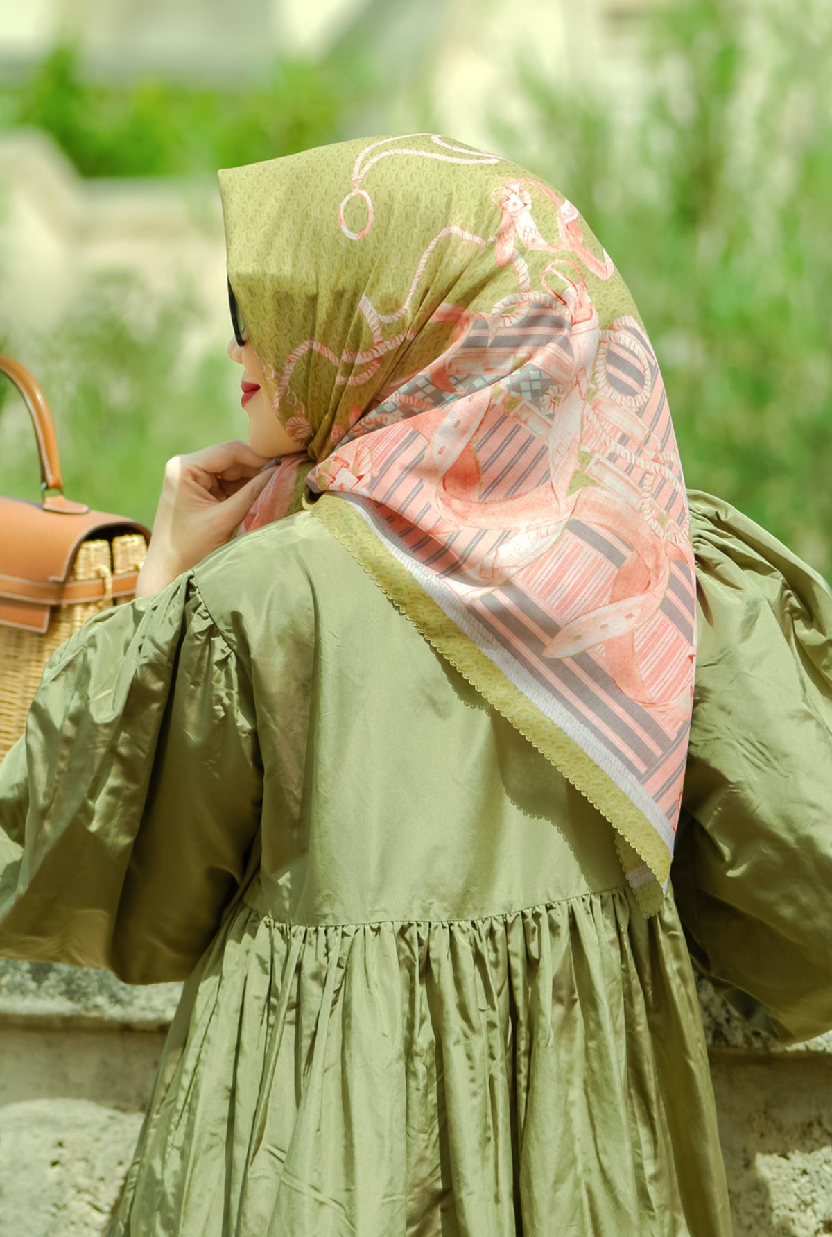 Chain 2 La Bella Voile Square - Kiwi