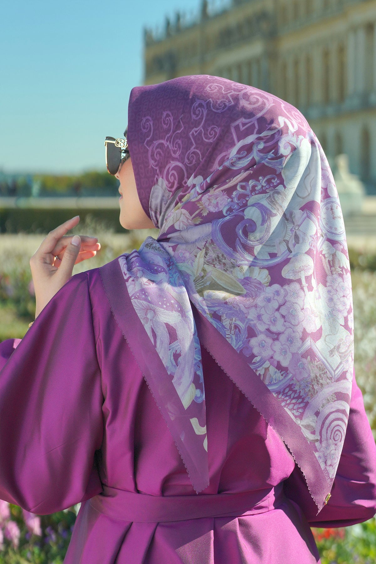 The Wonderland Square - Grape Juice