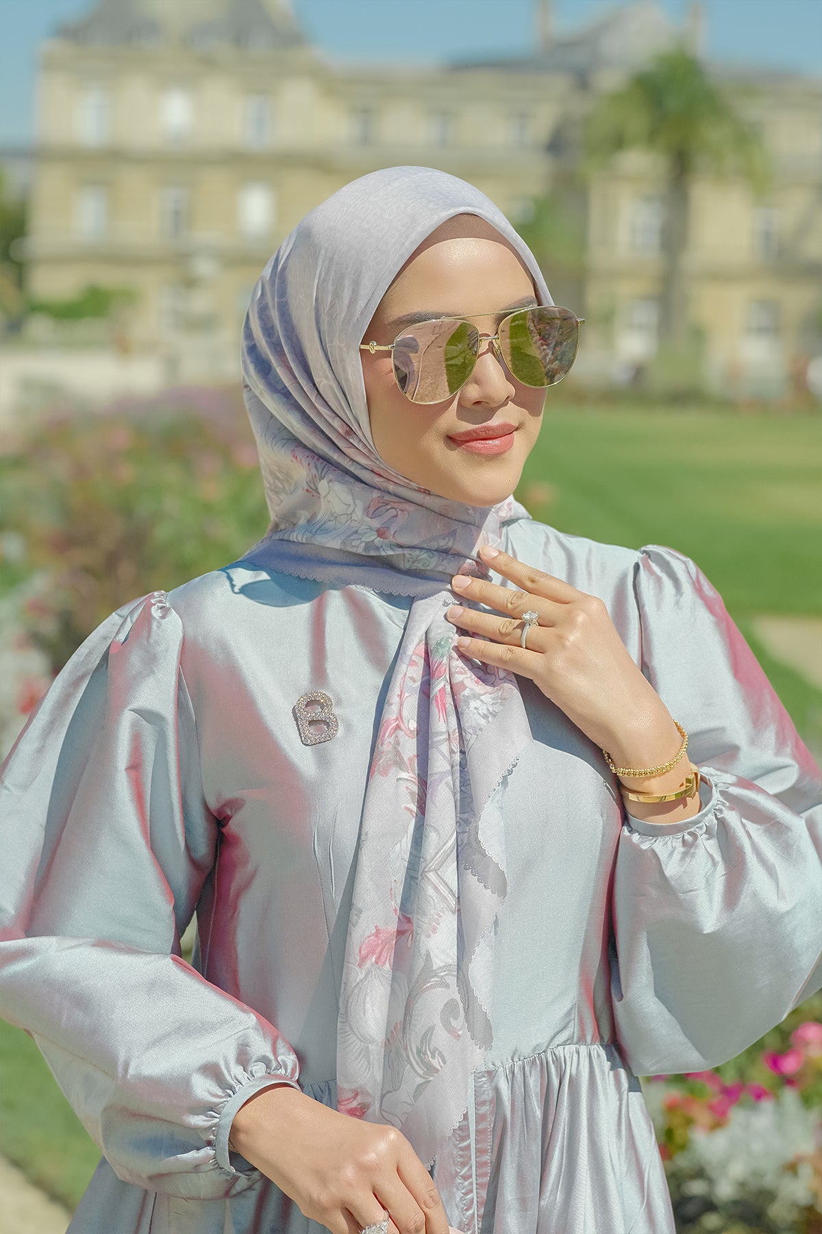 The Wonderland Square - Moon Rock