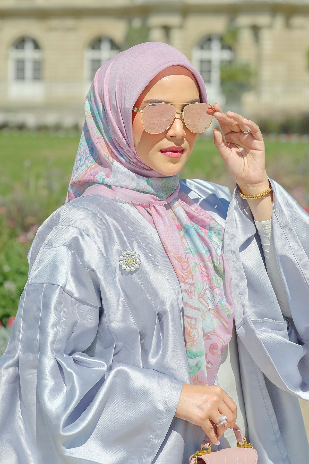 The Wonderland Square - Pink Nectar