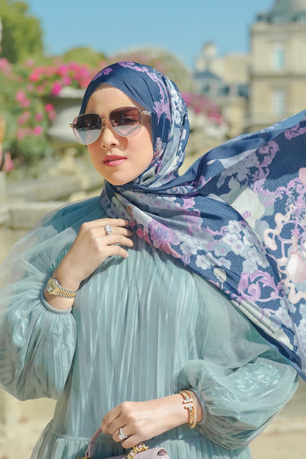 Wonderland Saten Şal - Taç Mavisi