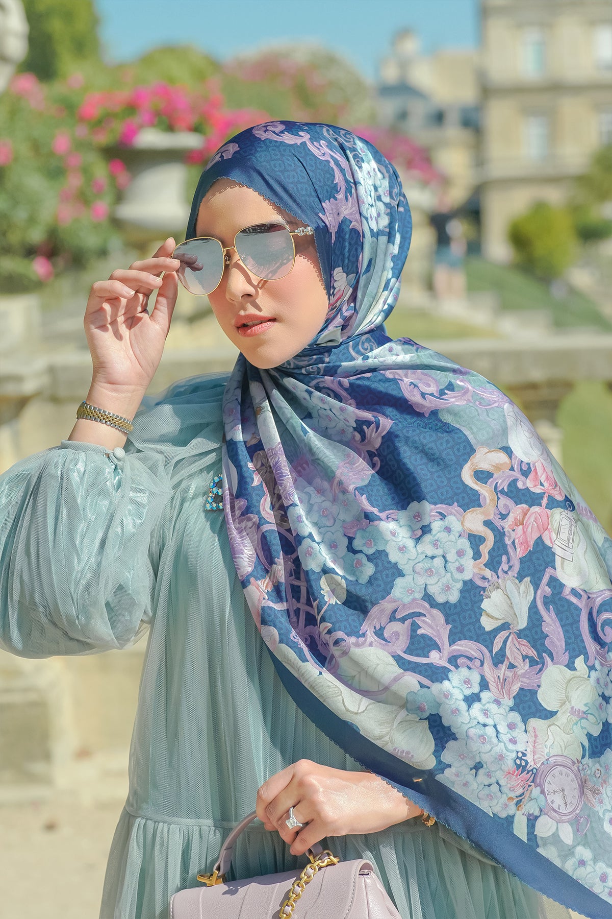 Wonderland Saten Şal - Taç Mavisi