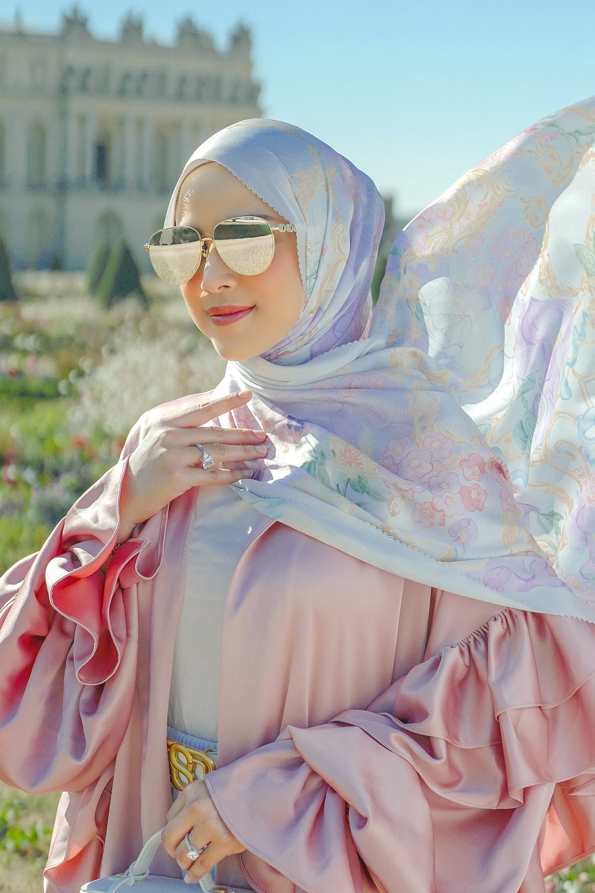 The Wonderland Satin Shawl - Pearl