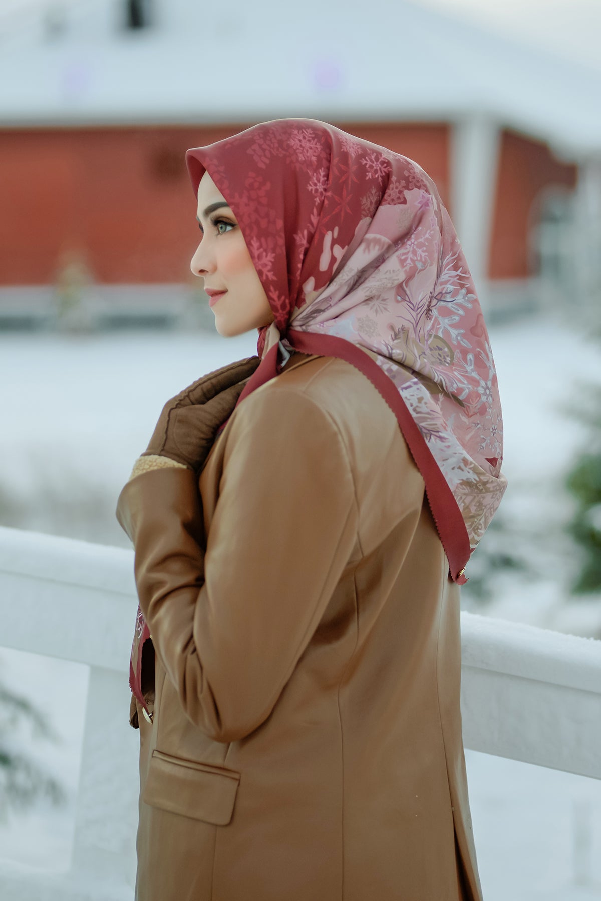 Disney's Frozen Buttonscarves Square - Teaberry