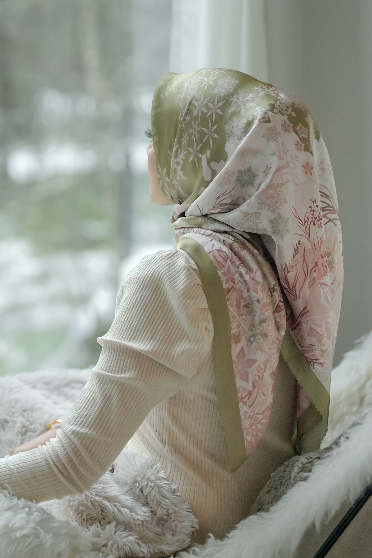 Disney's Frozen Buttonscarves Square - Willow