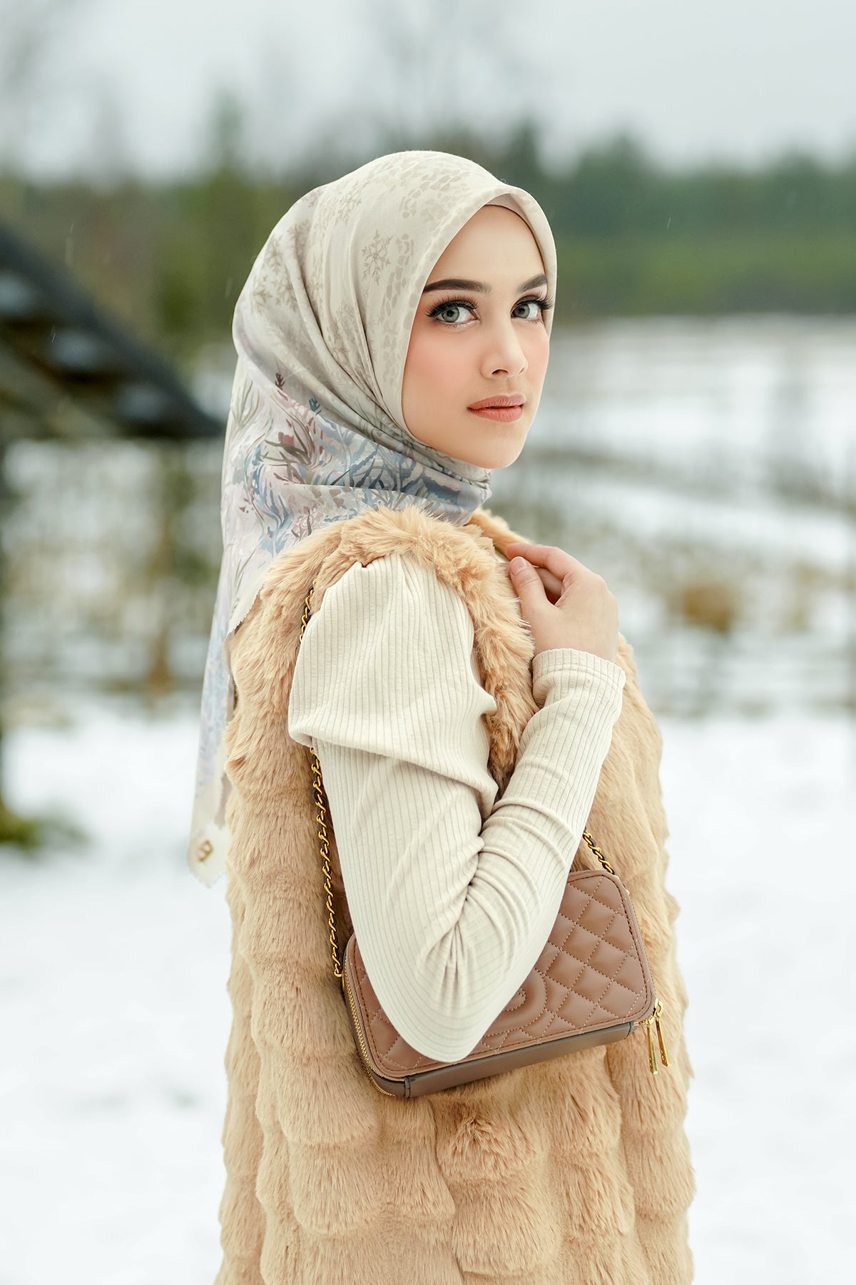 Disney's Frozen Buttonscarves Square - Almond