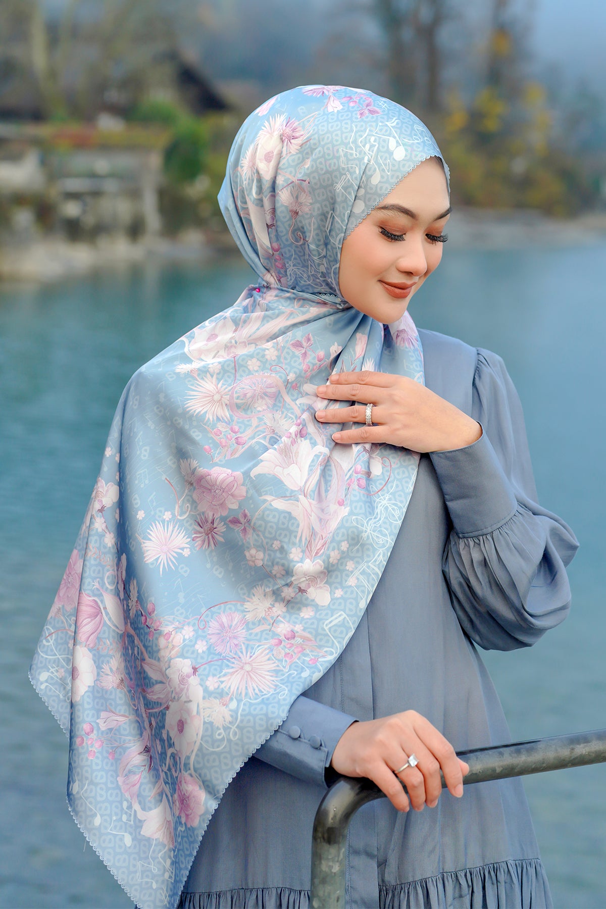 The Nada Satin Shawl - Cis