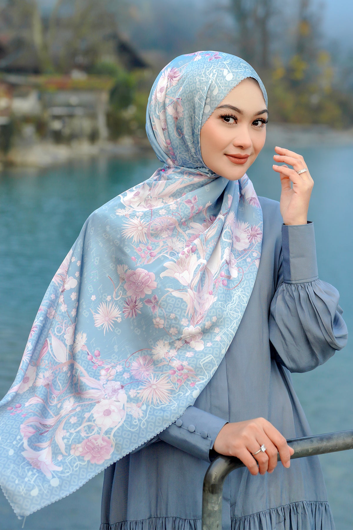 The Nada Satin Shawl - Cis