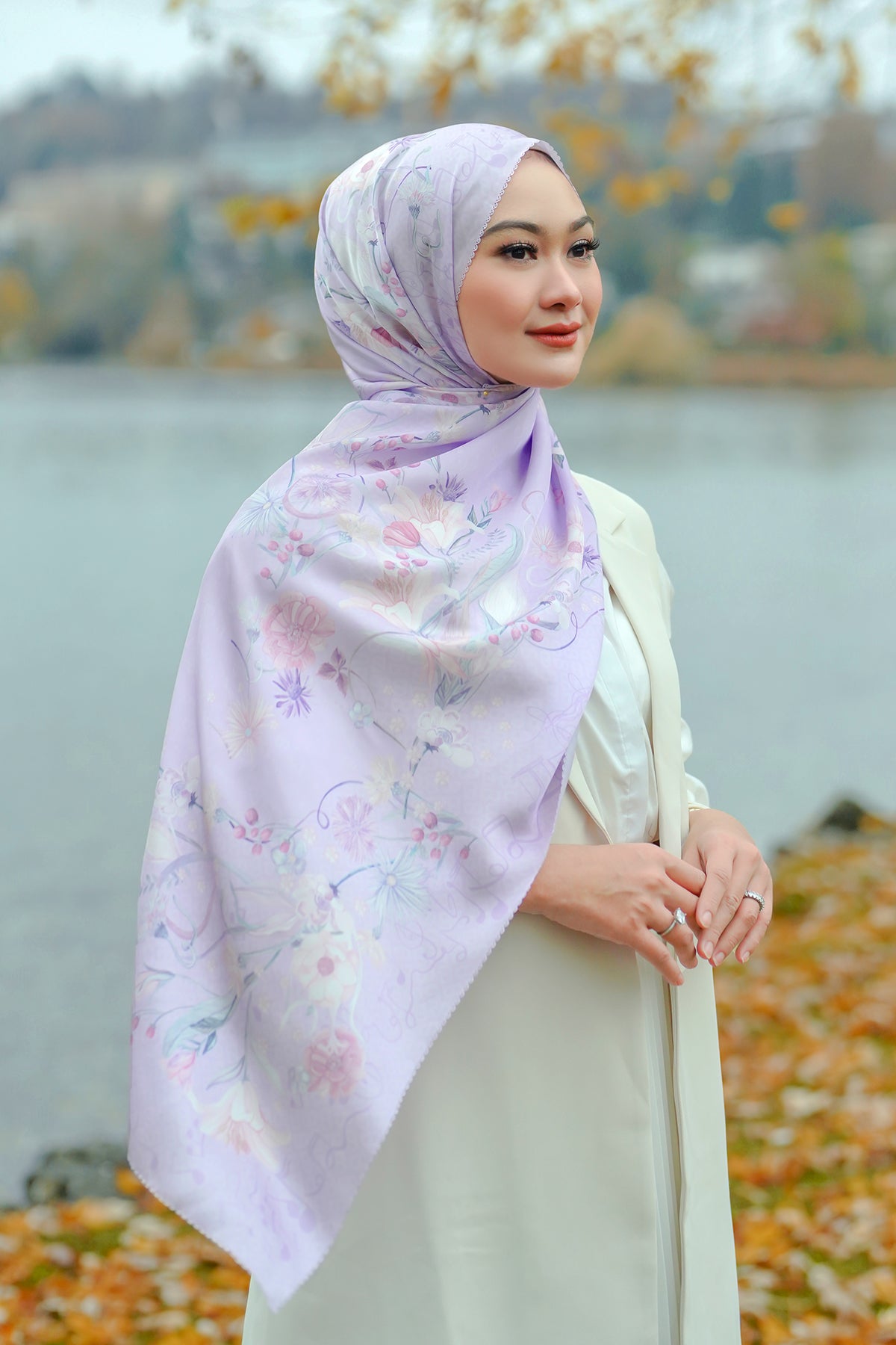 The Nada Satin Shawl - Fa