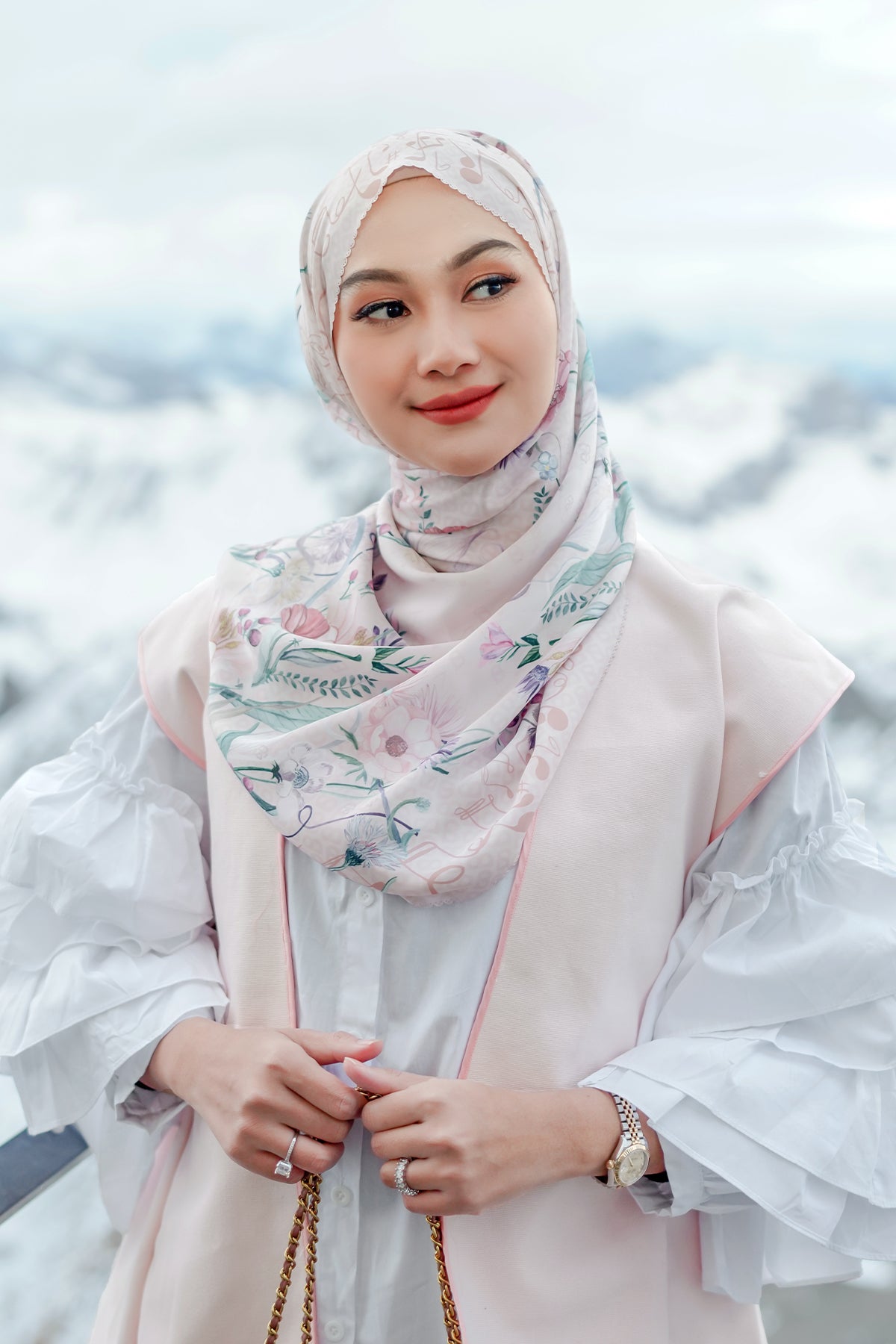 The Nada Satin Shawl - Fis