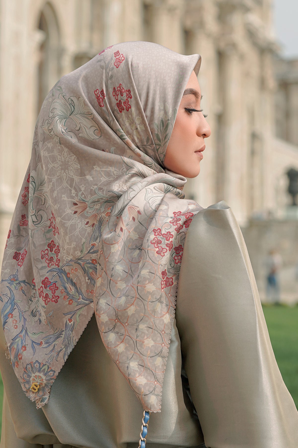 The Topkapi Satin Square - Earl Gray