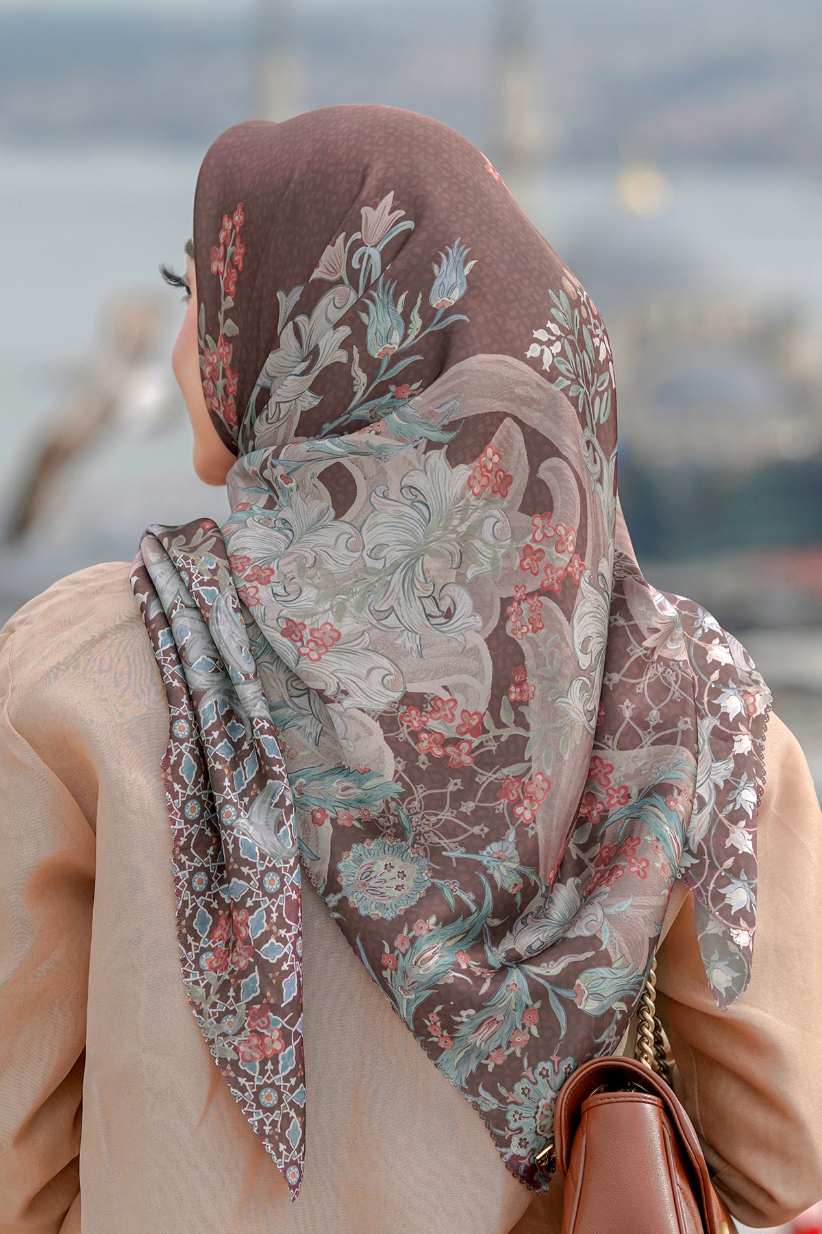 Topkapı Saten Kare - Ceviz