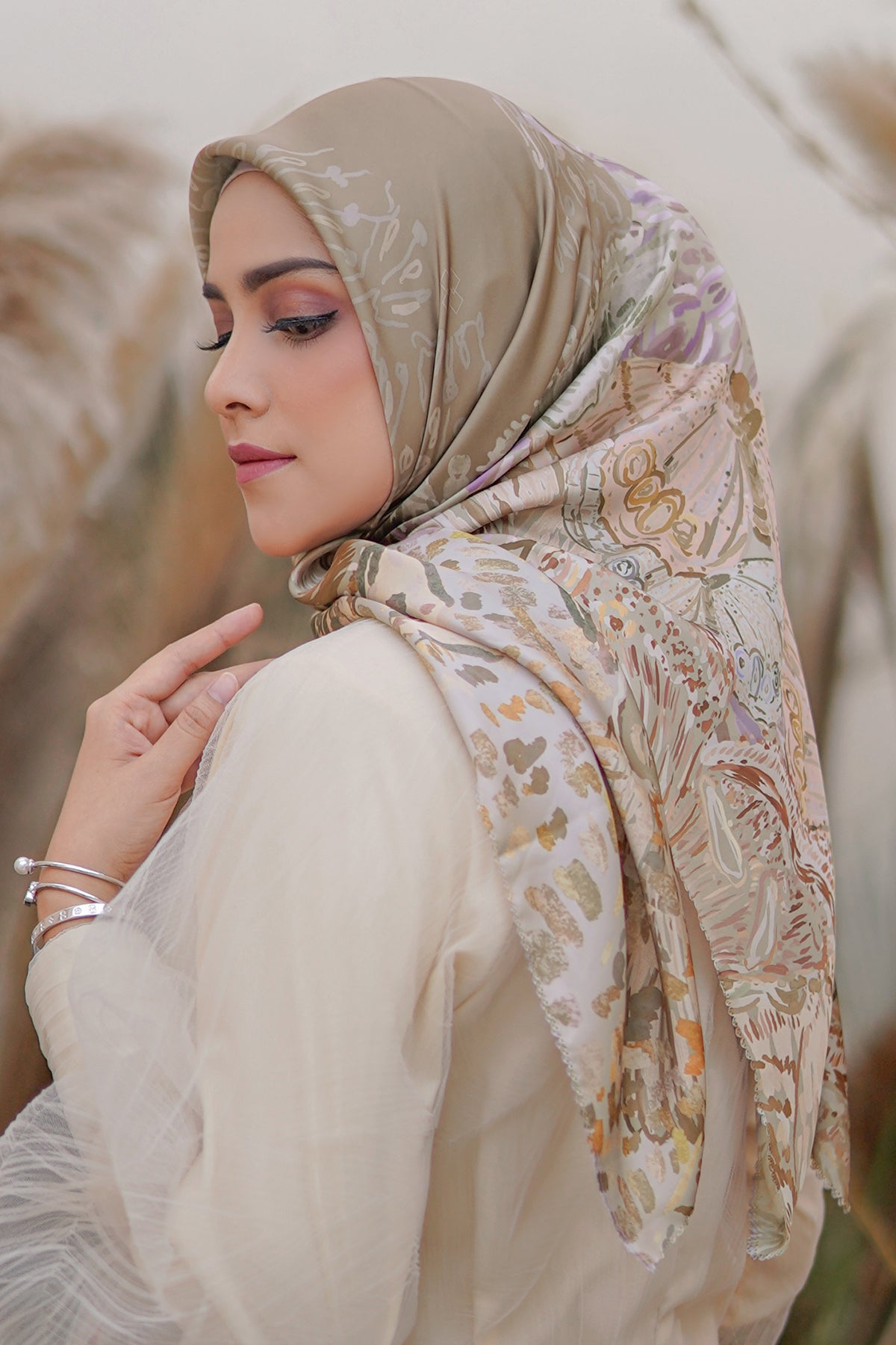 The Farsha Satin Square - Moss