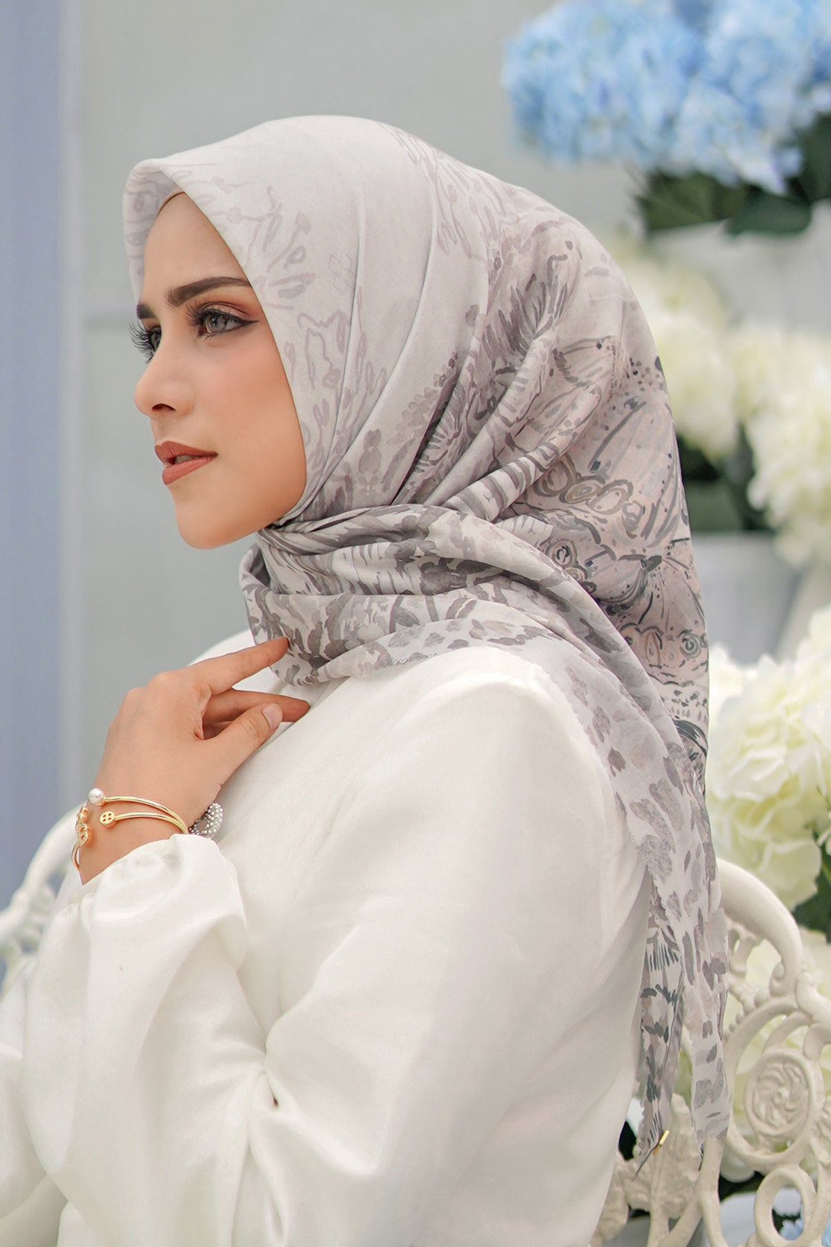 The Farsha Voal Square - Bone