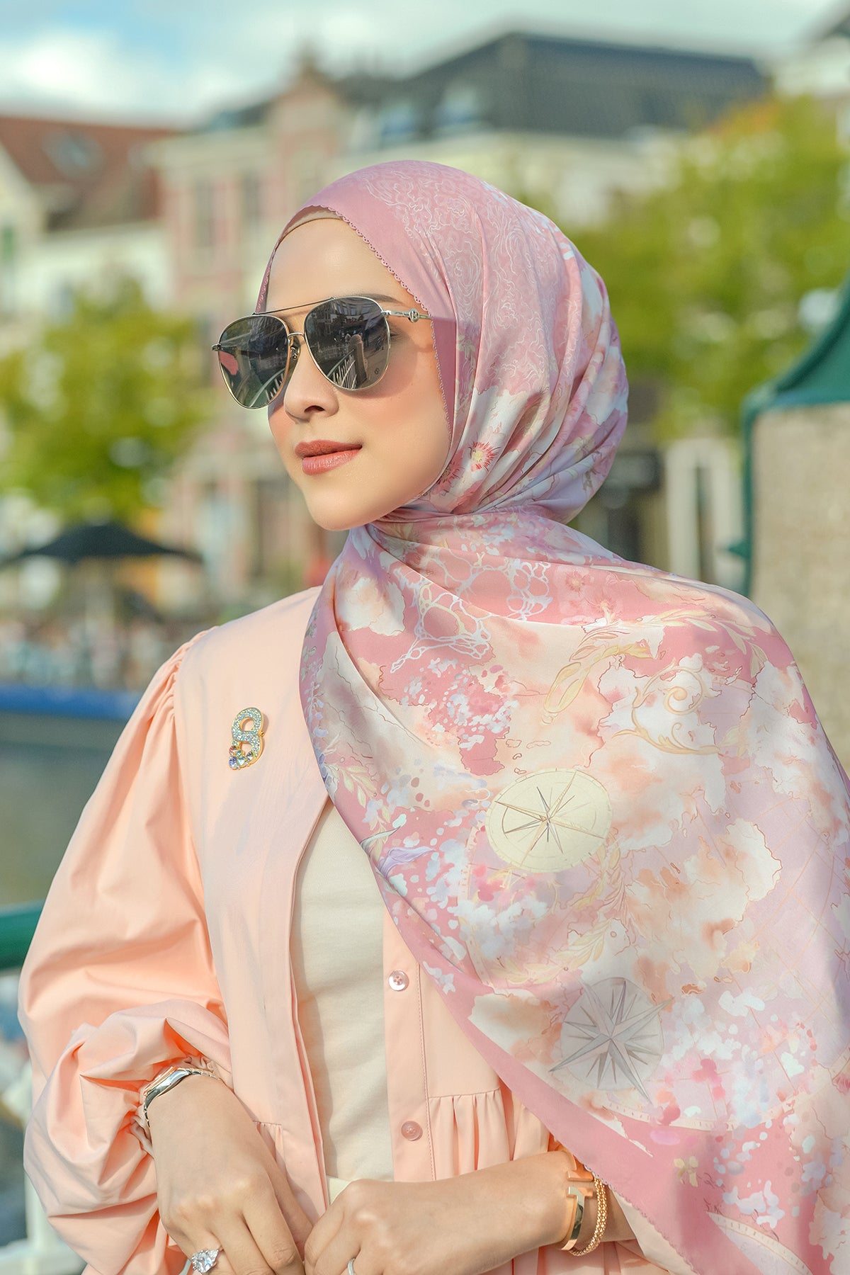 The Journey Satin Shawl - Seoul