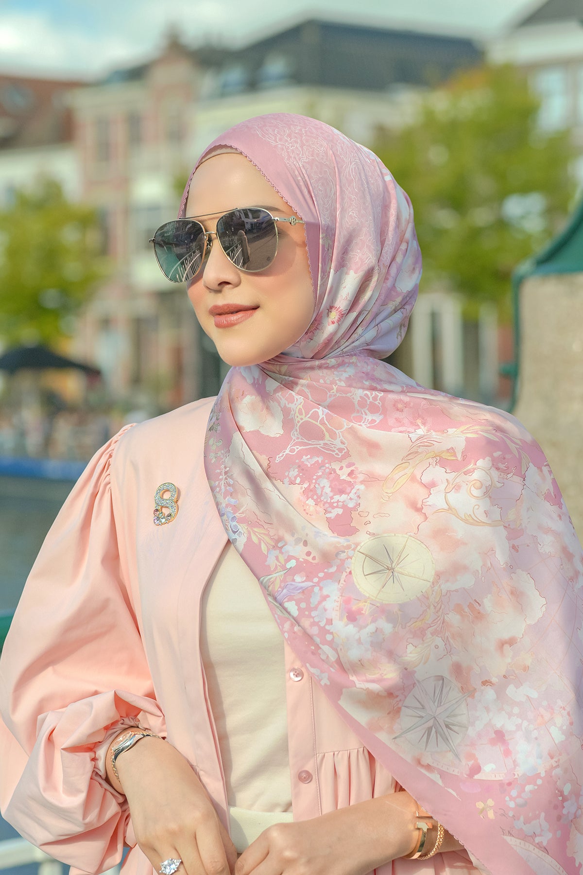 The Journey Satin Shawl - Seoul