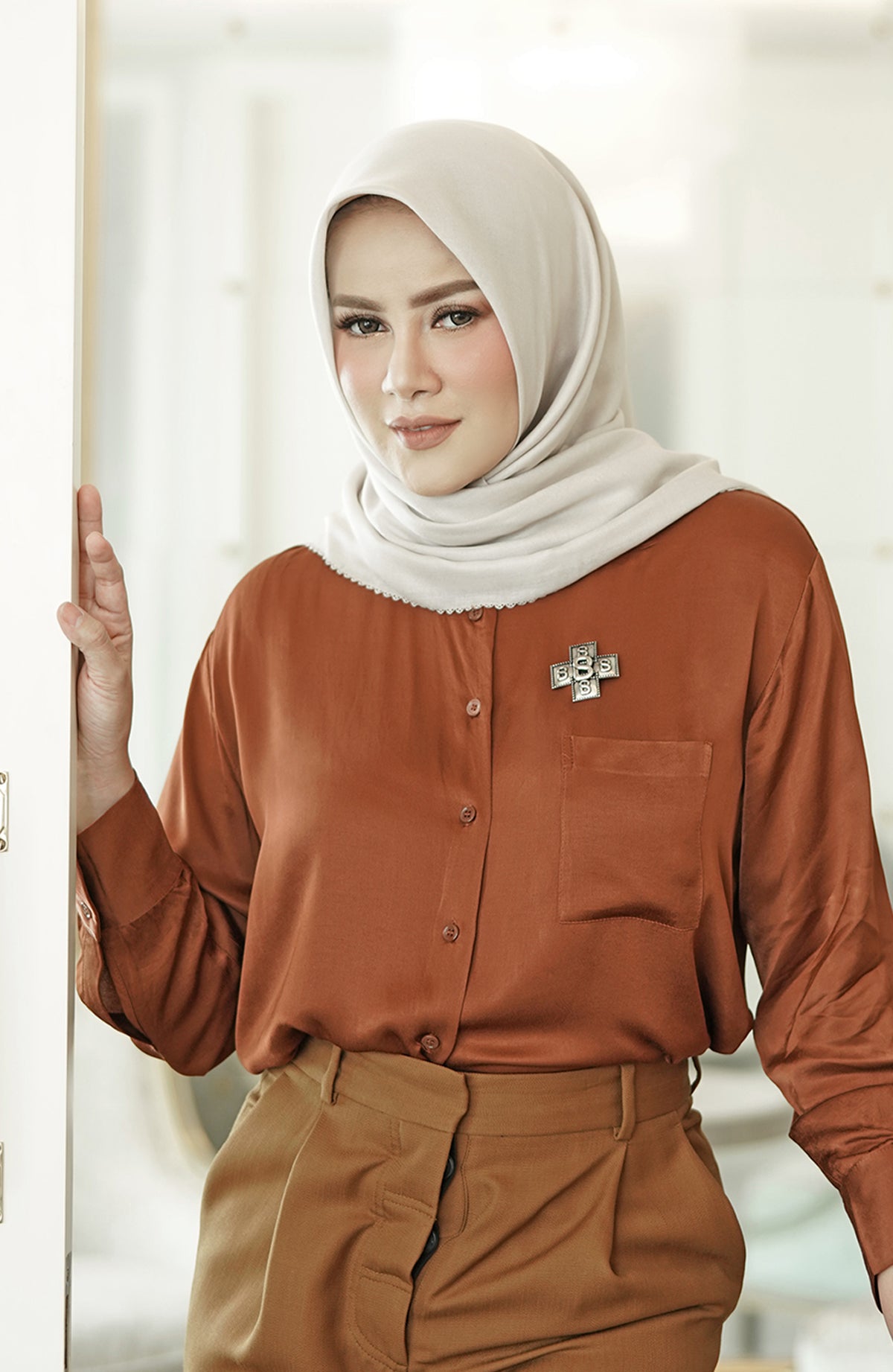 Olla Meydanı Kristal Gri