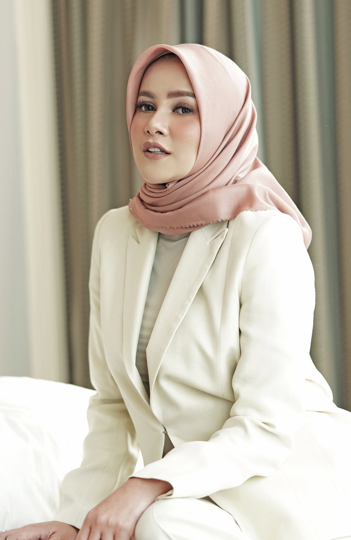 Olla Square in Macaroon