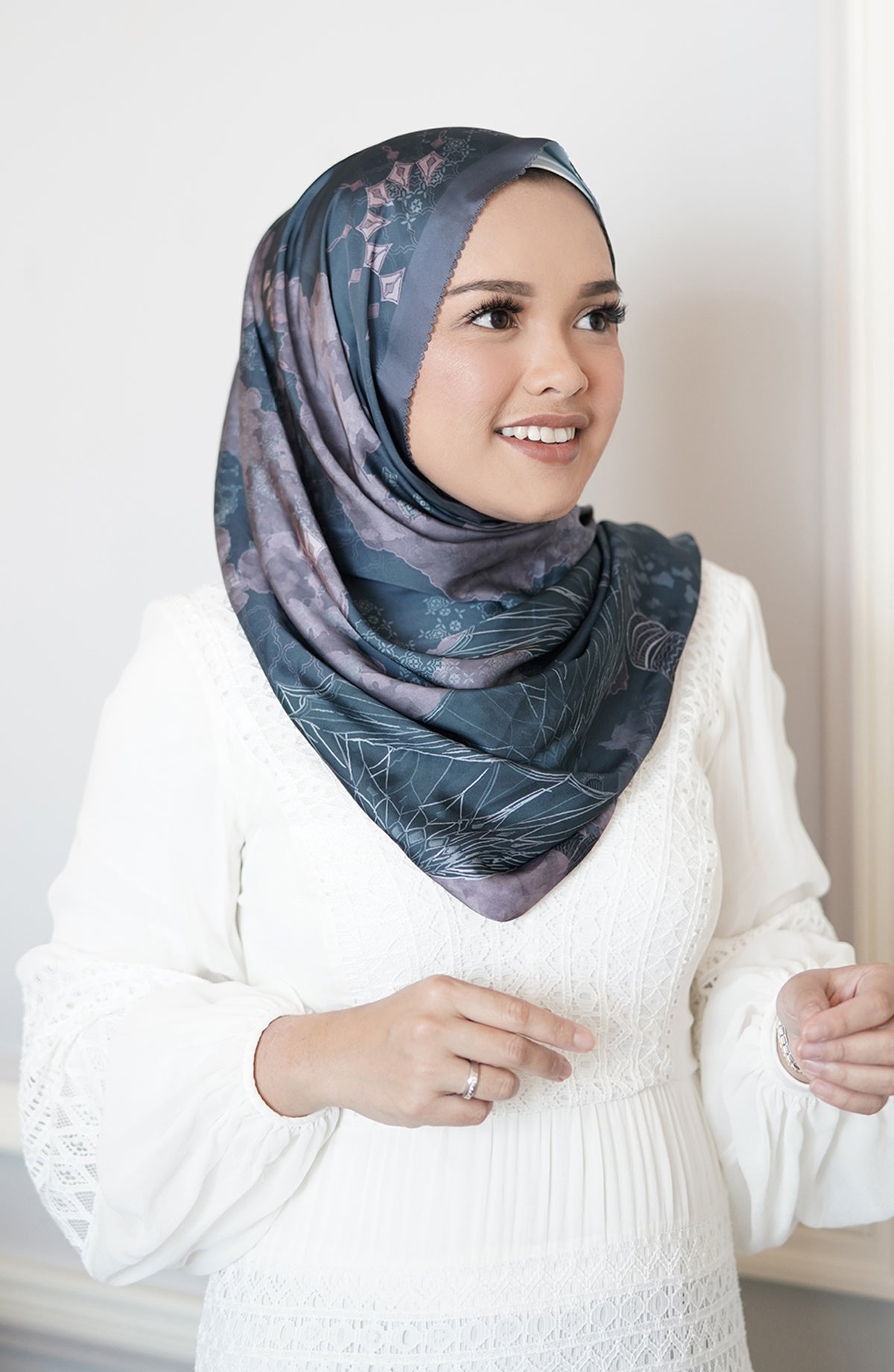 Medina Saten Şal - Lacivert