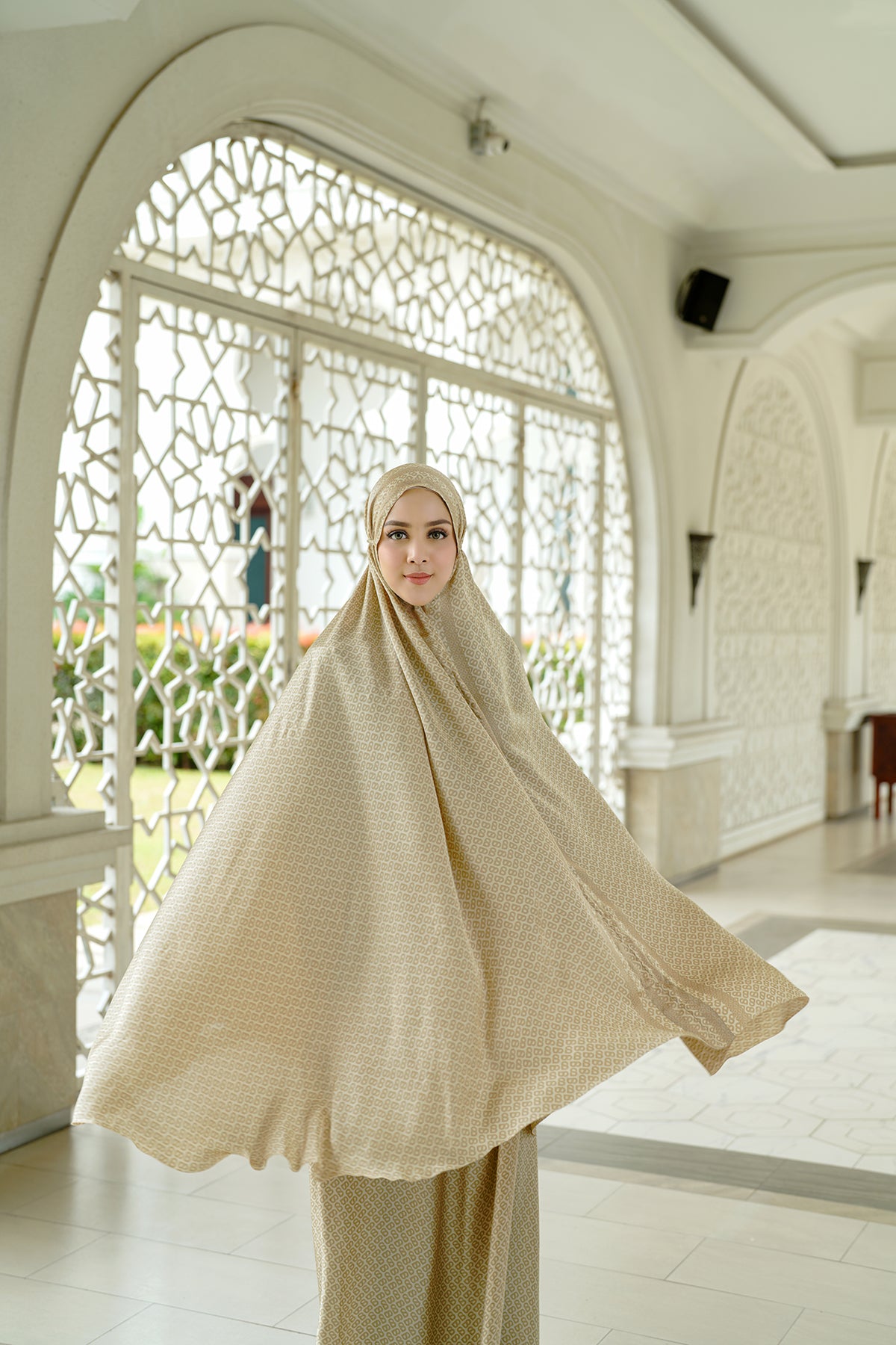 Tapis Prayer Robe - Tan