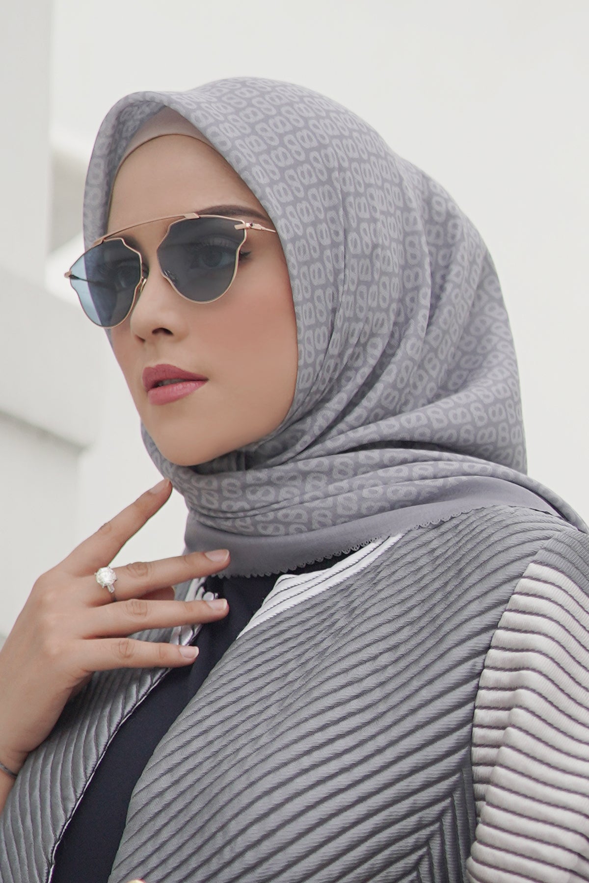 The Tapis Square - Grey