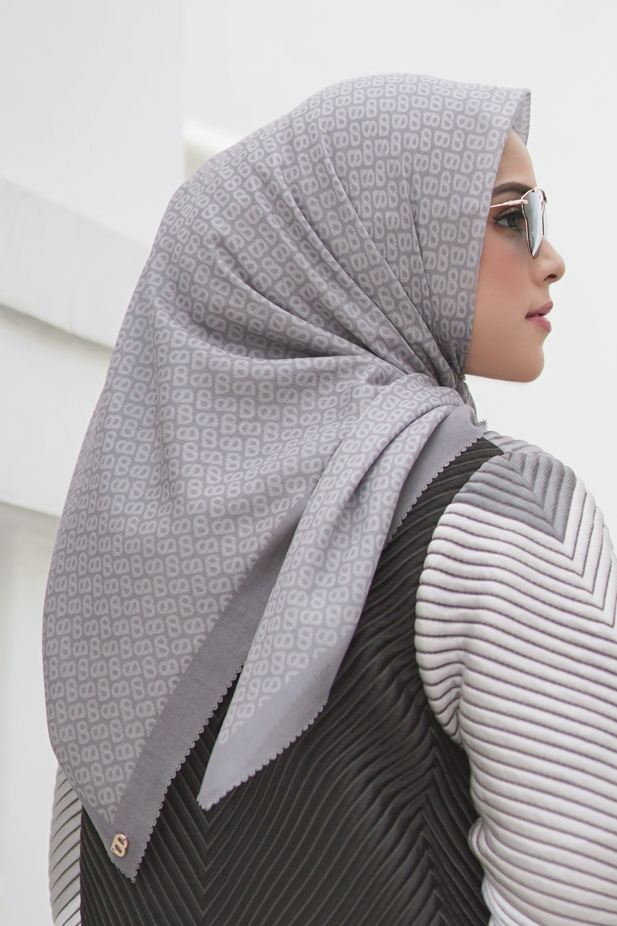 The Tapis Square - Grey