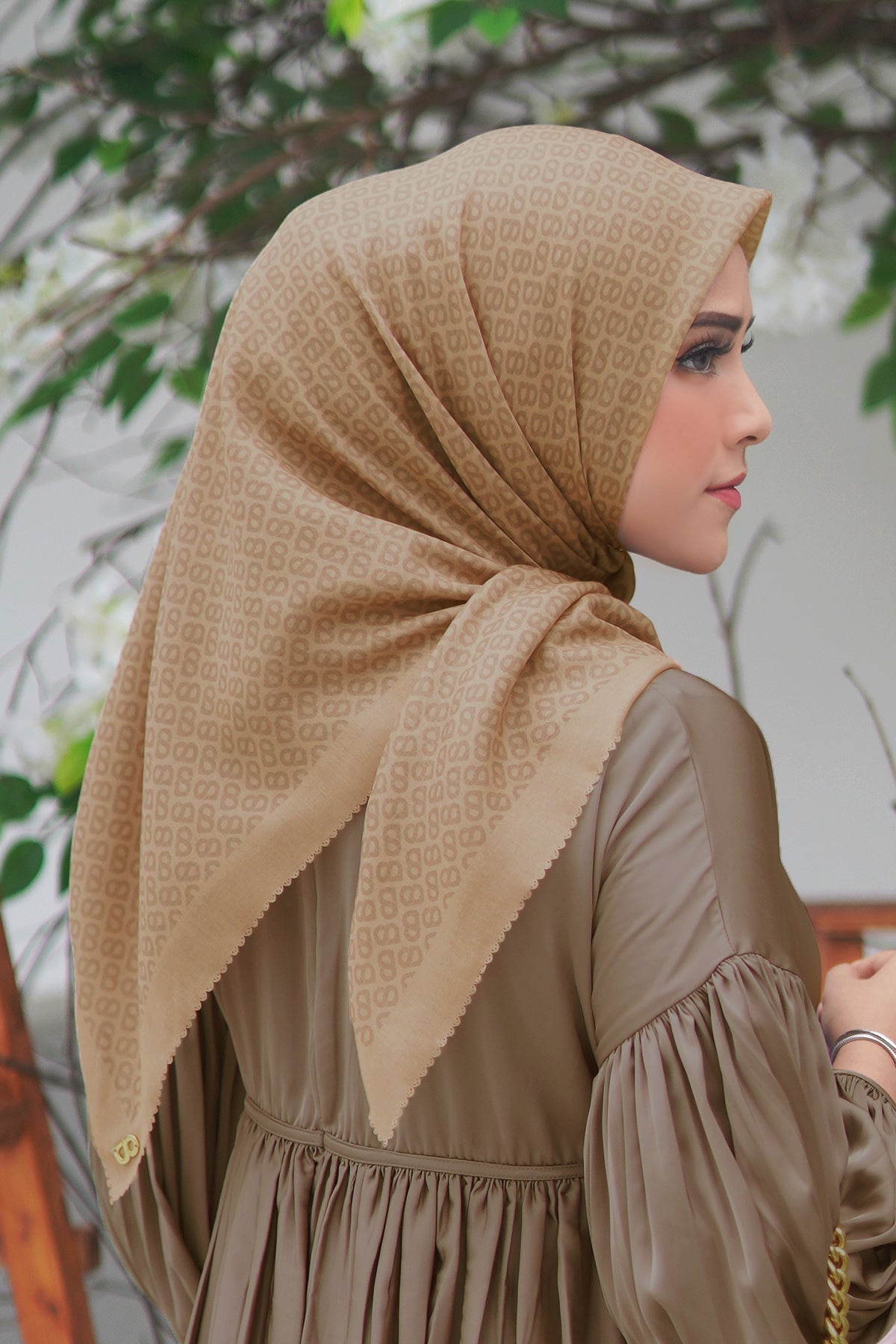 The Tapis Square - Navajo