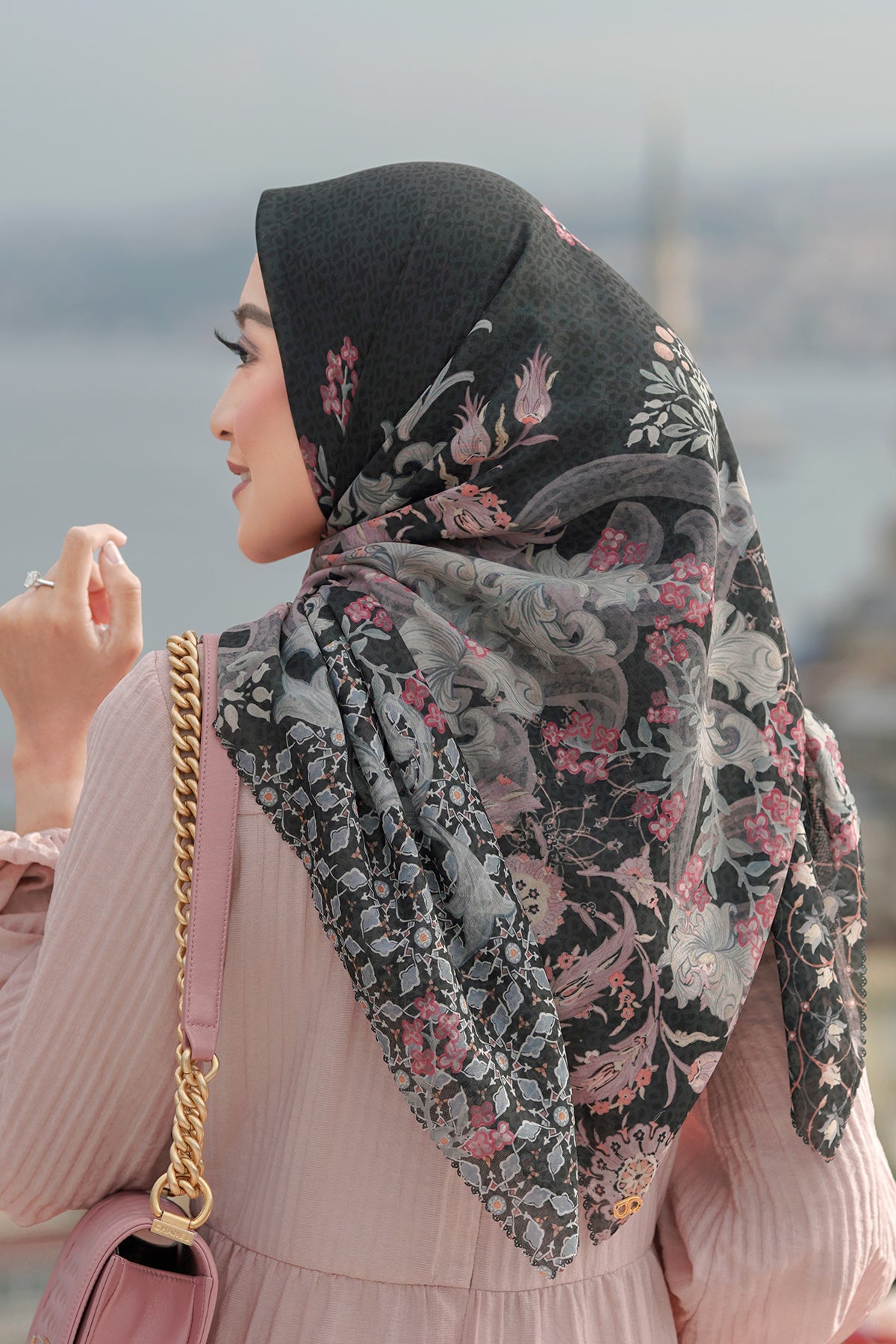 The Topkapi Voal Square - Black