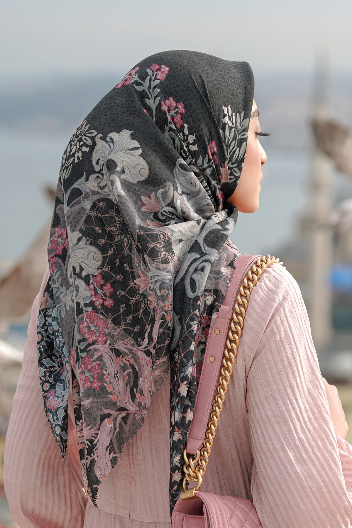 The Topkapi Voal Square - Black