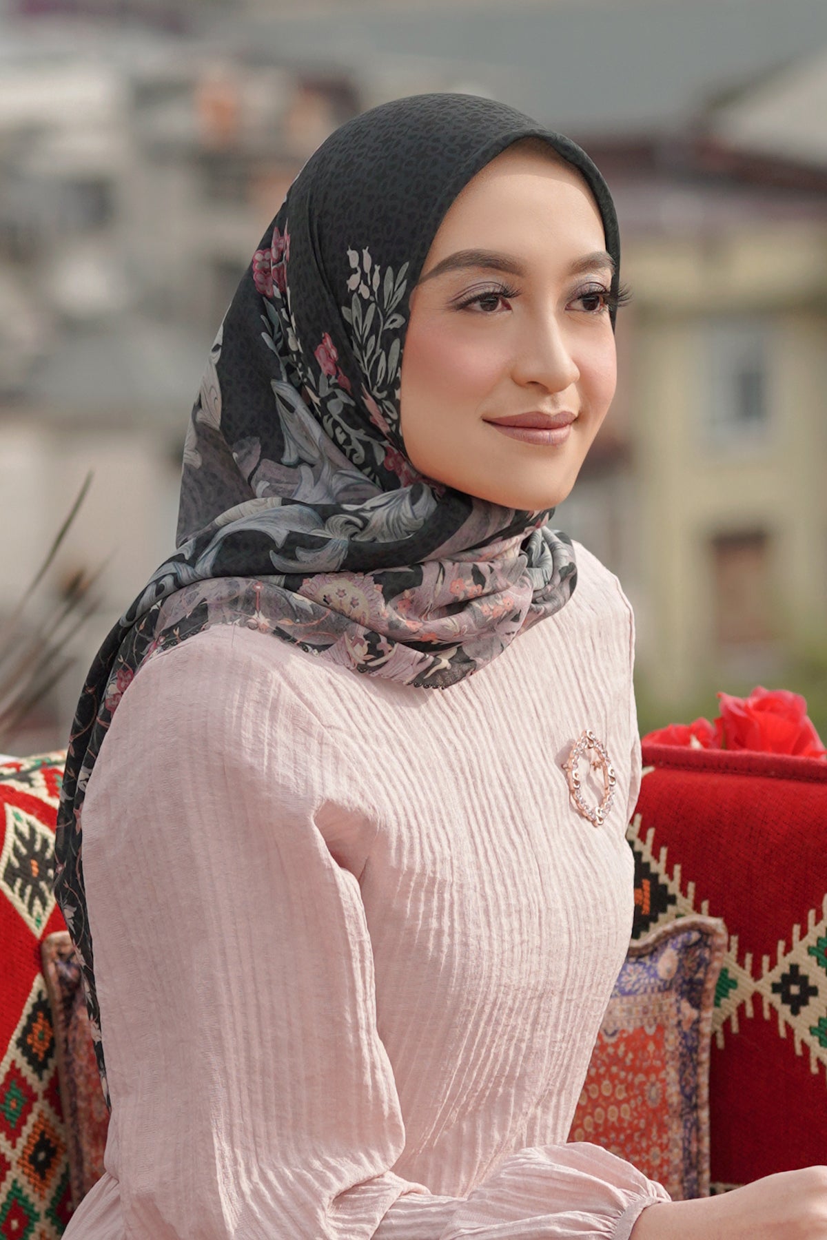 The Topkapi Voal Square - Black